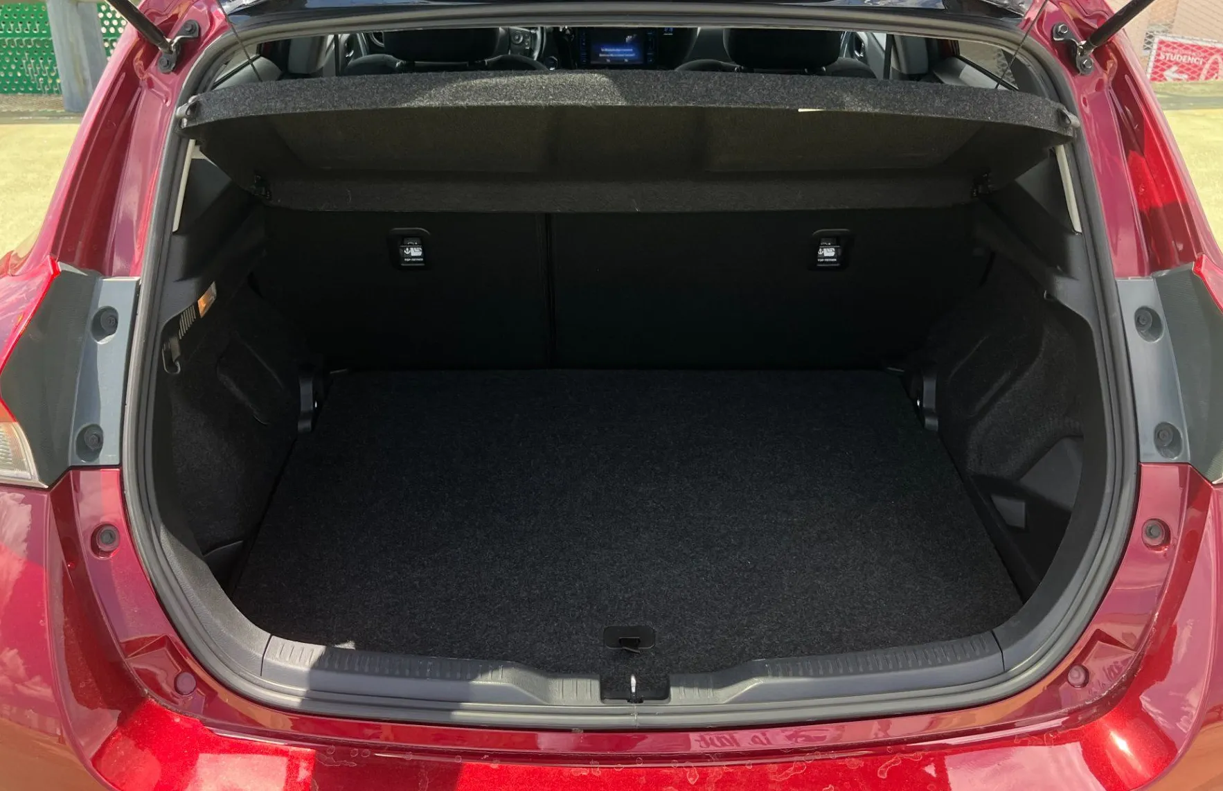 Zunanja slika - Toyota Auris - Hybrid 1.8 VVT-i Black Edition Avt. VZR. KAM. TEMP - 9