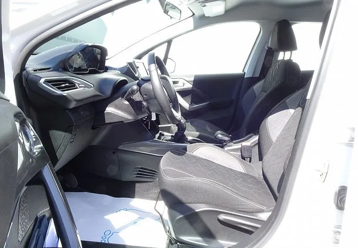 Zunanja slika - Peugeot 2008 - 1.2 - VELIKI SERVIS - 1. LASTNIK - FINANCIRANJE - 6