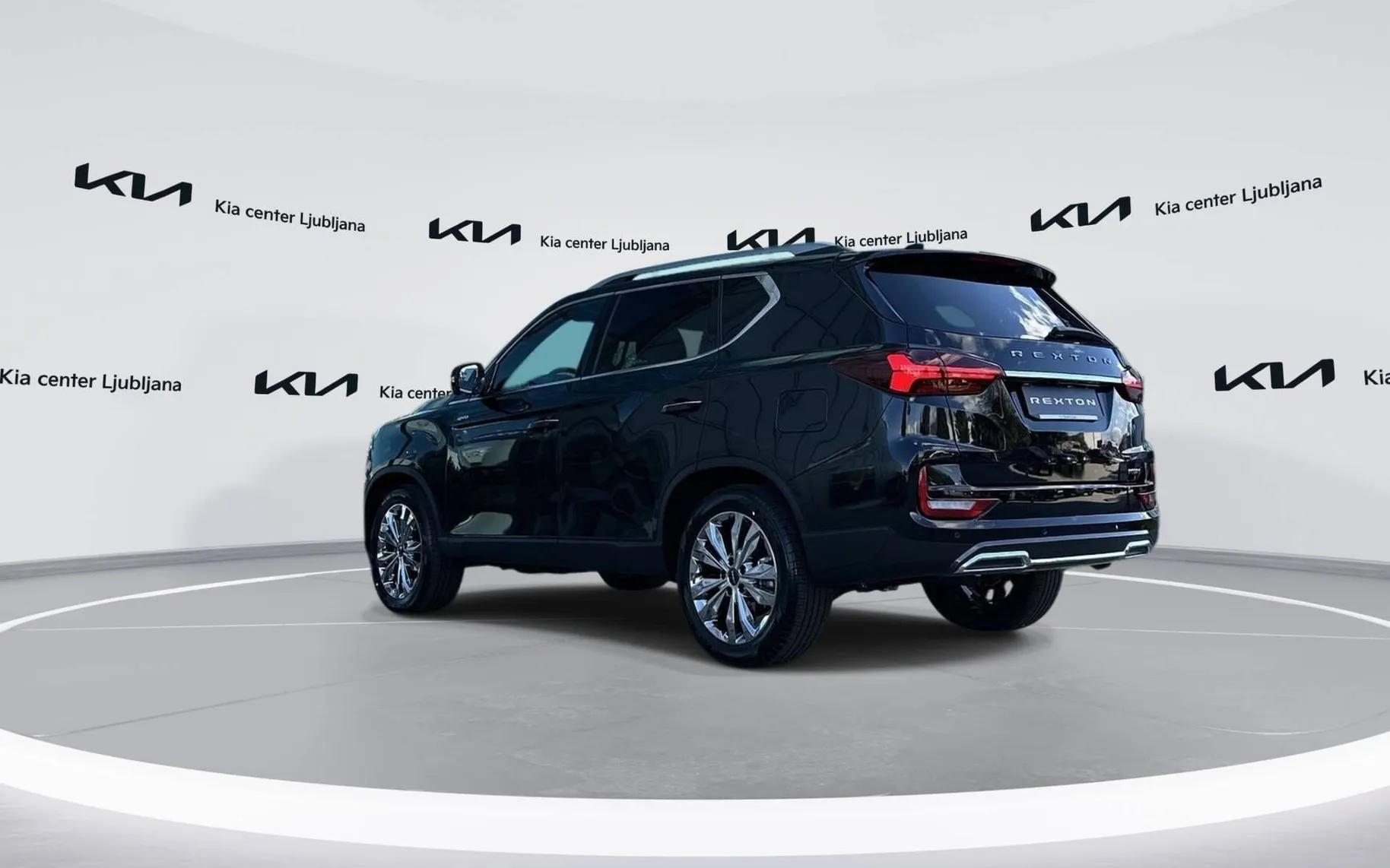 Notranja slika - KG Mobility Rexton - 2.2 XDI LIMITED EXCL.PANO. 20 .4x4 A T - 7