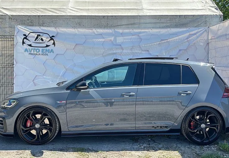 Zunanja slika - Volkswagen Golf - 2.0 GTI TCR-AKRAPOVIČ-ALCANTARA-LED-PANO-ACC - 6