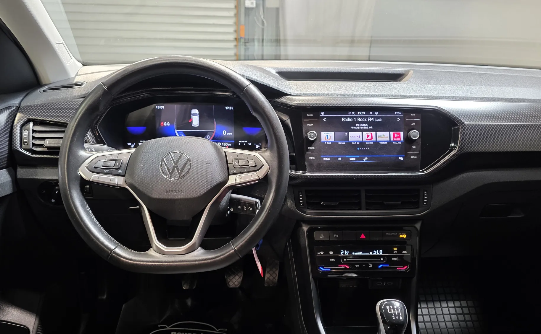Zunanja slika - VW T-Cross - 1,0 TSI BMT 1.LAST SLO VIRTUAL ACC LANE - 10