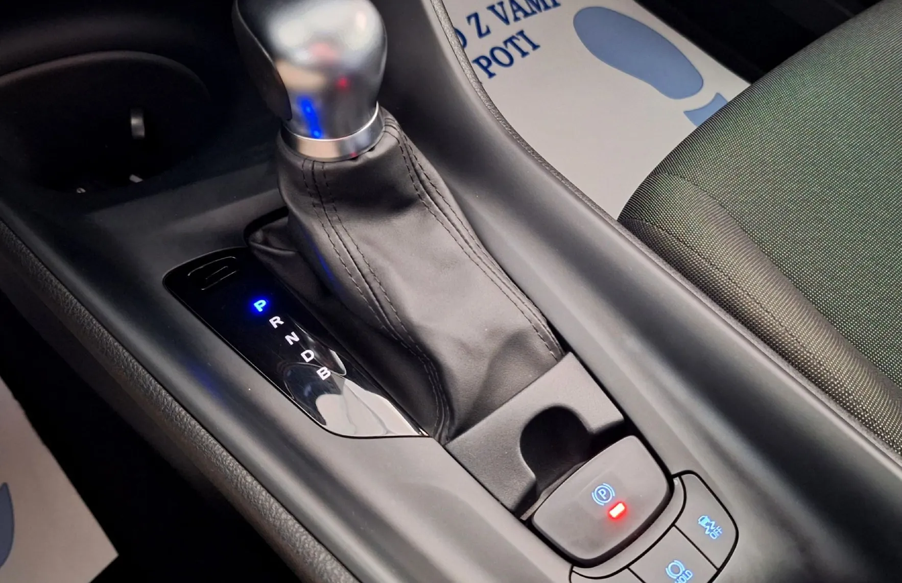Zunanja slika - Toyota C-HR - Hybrid 1.8 C-ENTER E-CVT MY22 - 15