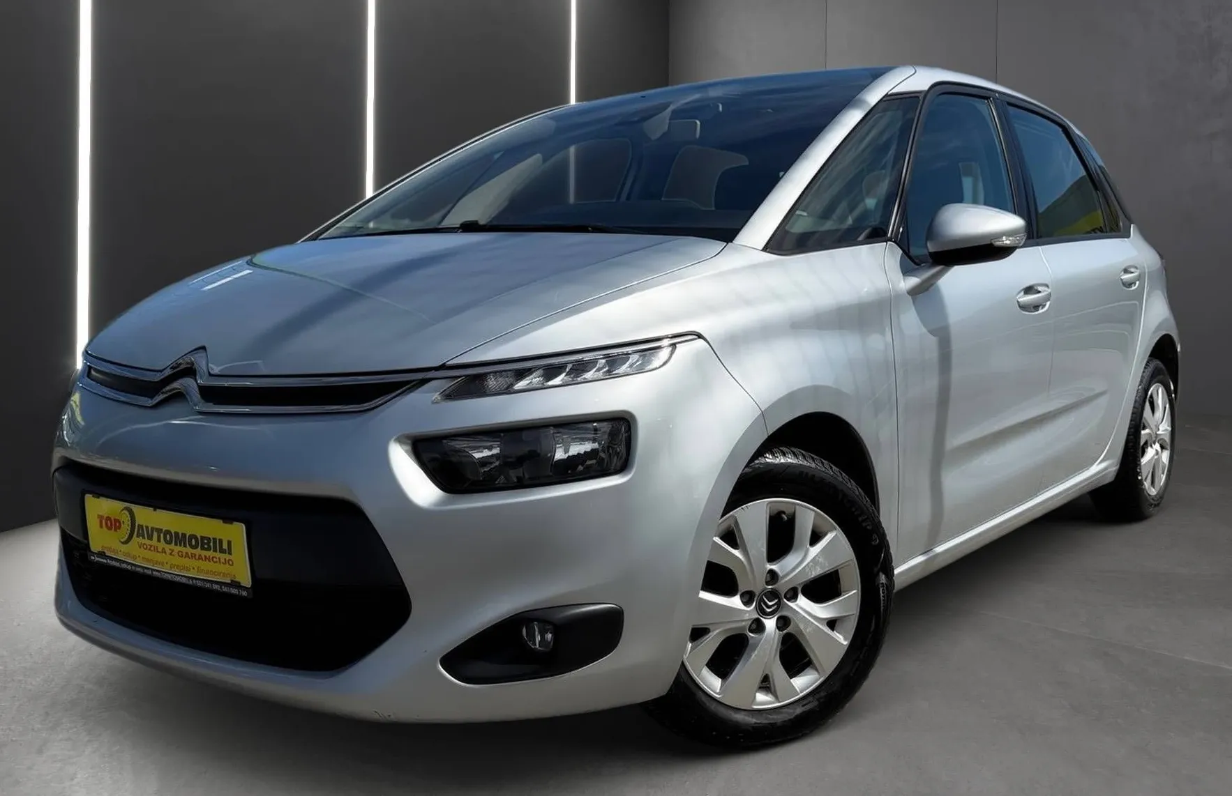 Zunanja slika - Citroën C4 - Picasso 1.6 e-HDi  NAVI PDC TEMPOMAT REDNO SERVISIRAN... - 1