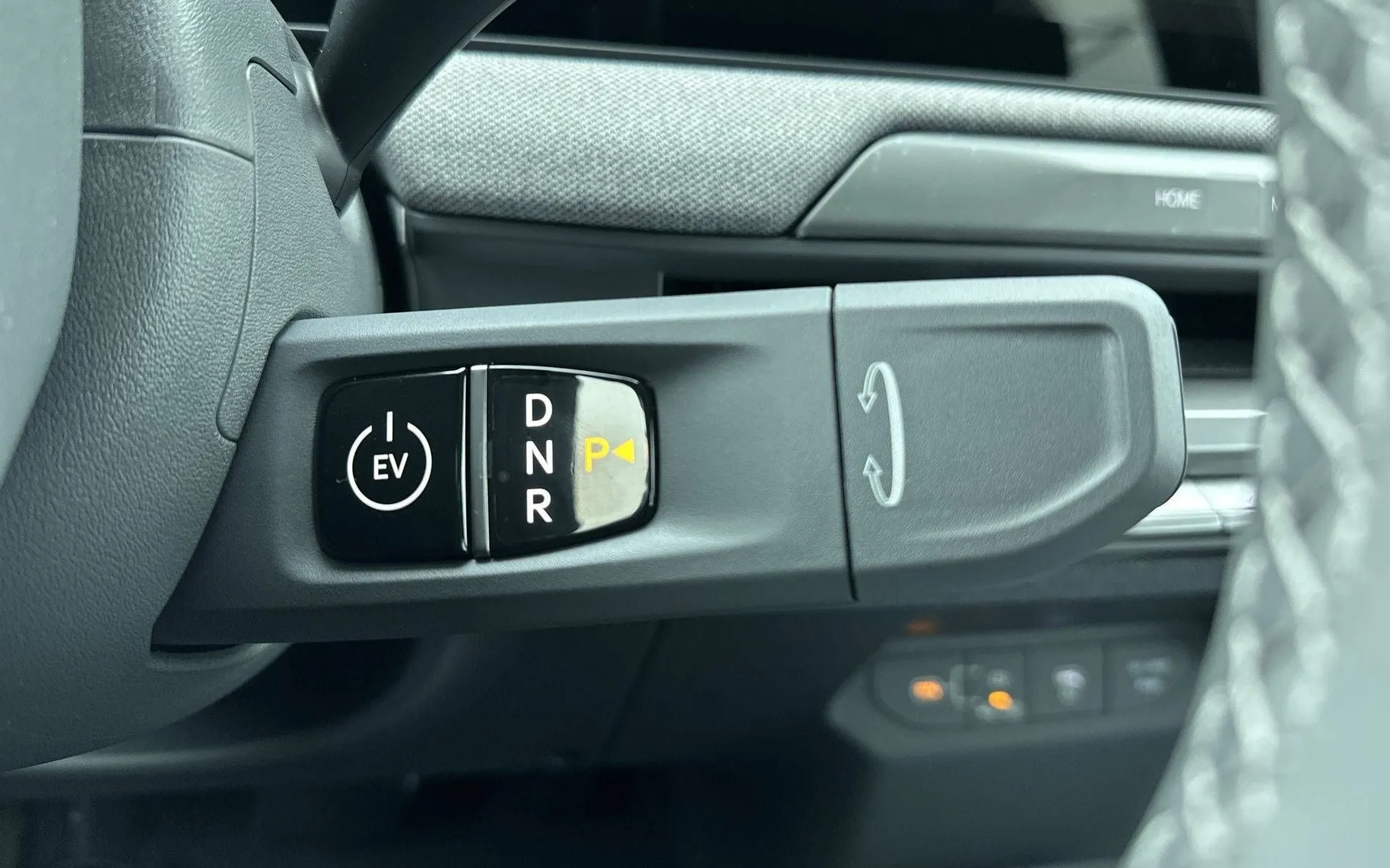 Notranja slika - KIA EV3 - SKY 58.3 kWh baterija - 19