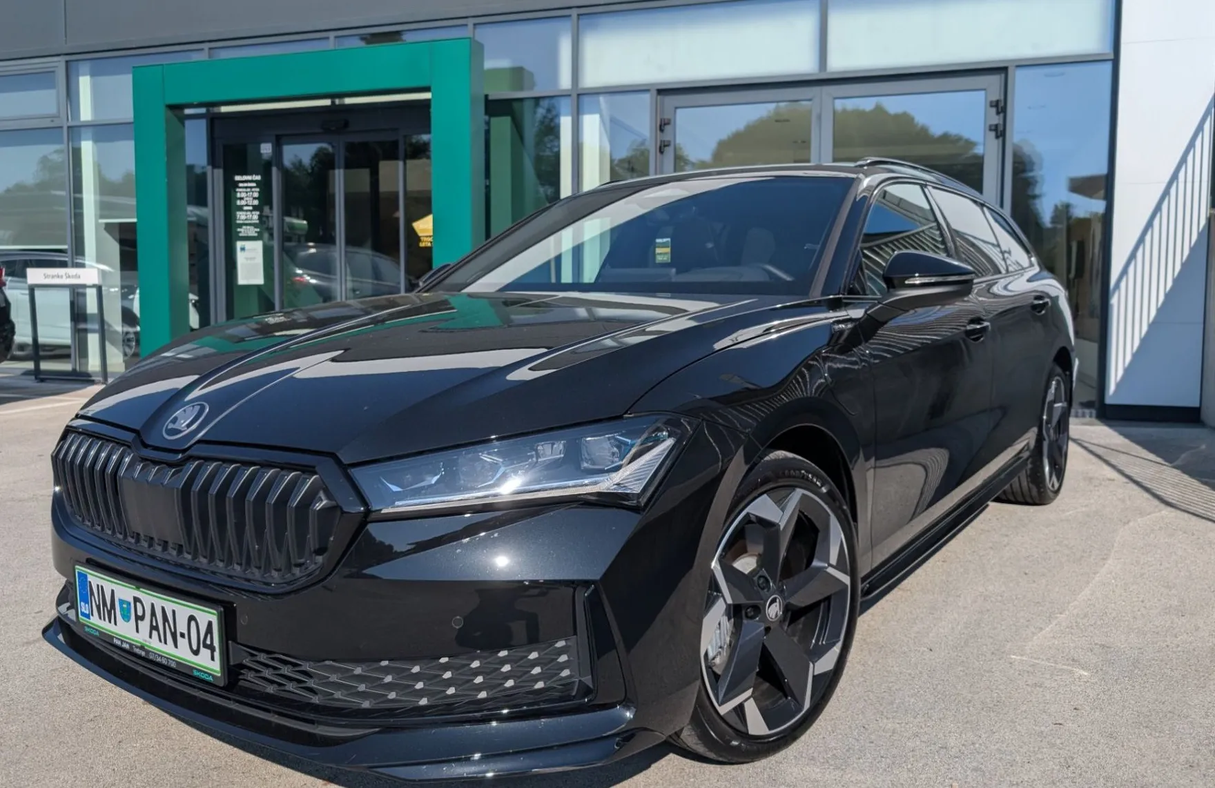 Zunanja slika - Škoda Superb - Combi 1.5 TSI PHEV Sportline DSG - 1
