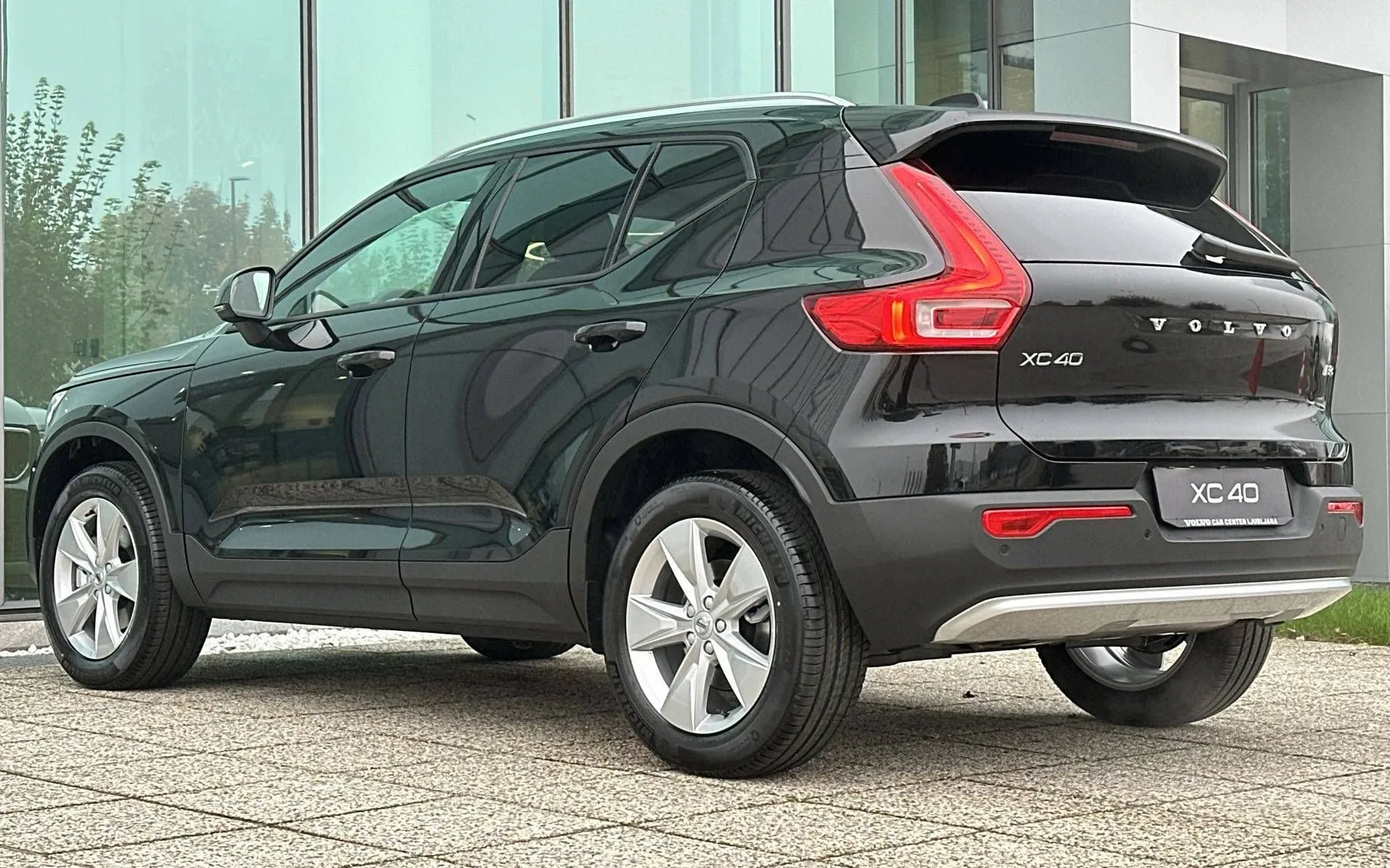Notranja slika - Volvo XC40 - B3 P Core AT DCT 3 leta garancije + 3 servisi - 7