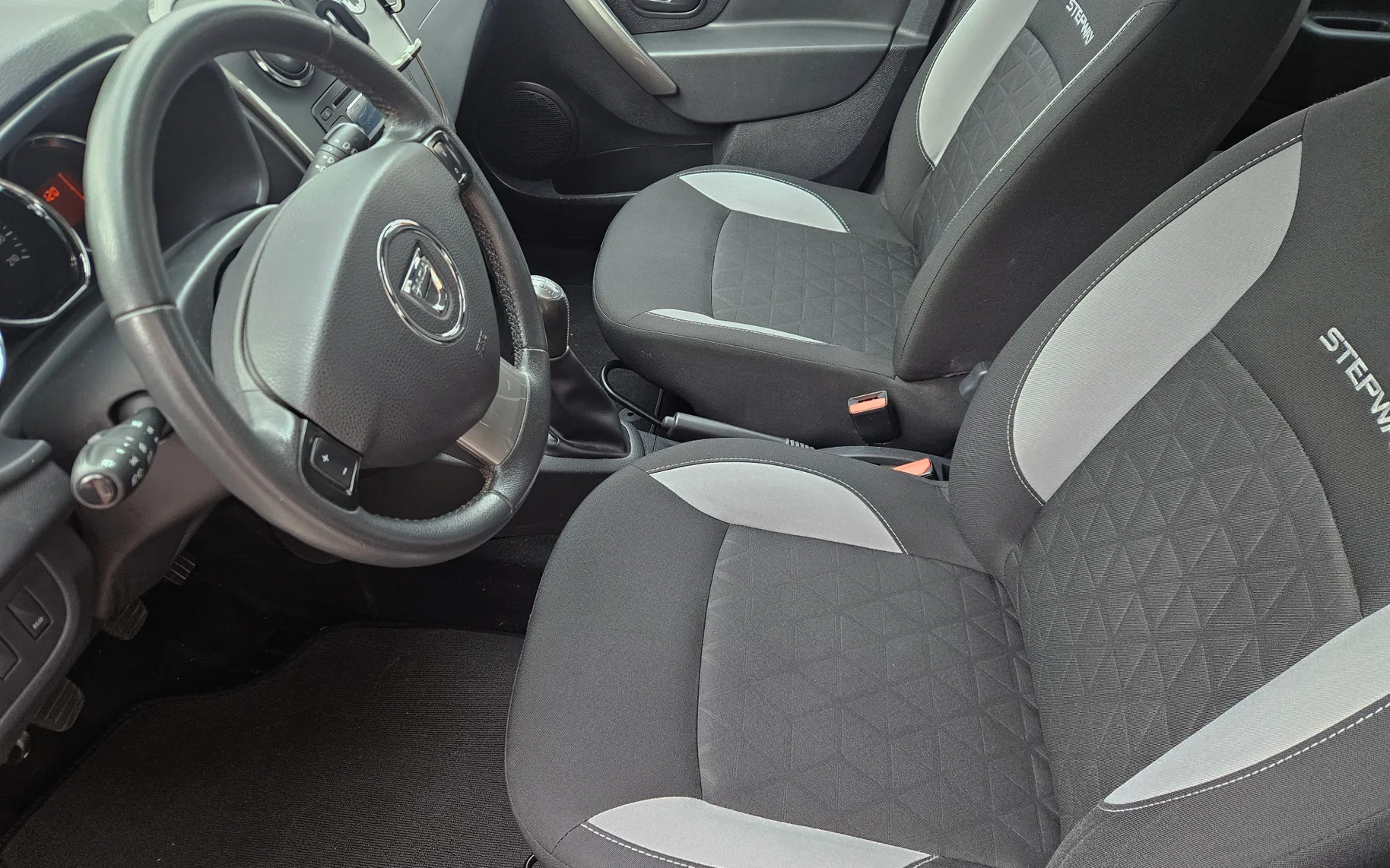 Notranja slika - Dacia Sandero - Stepway 0,9 TCe 90 Prestige - 8