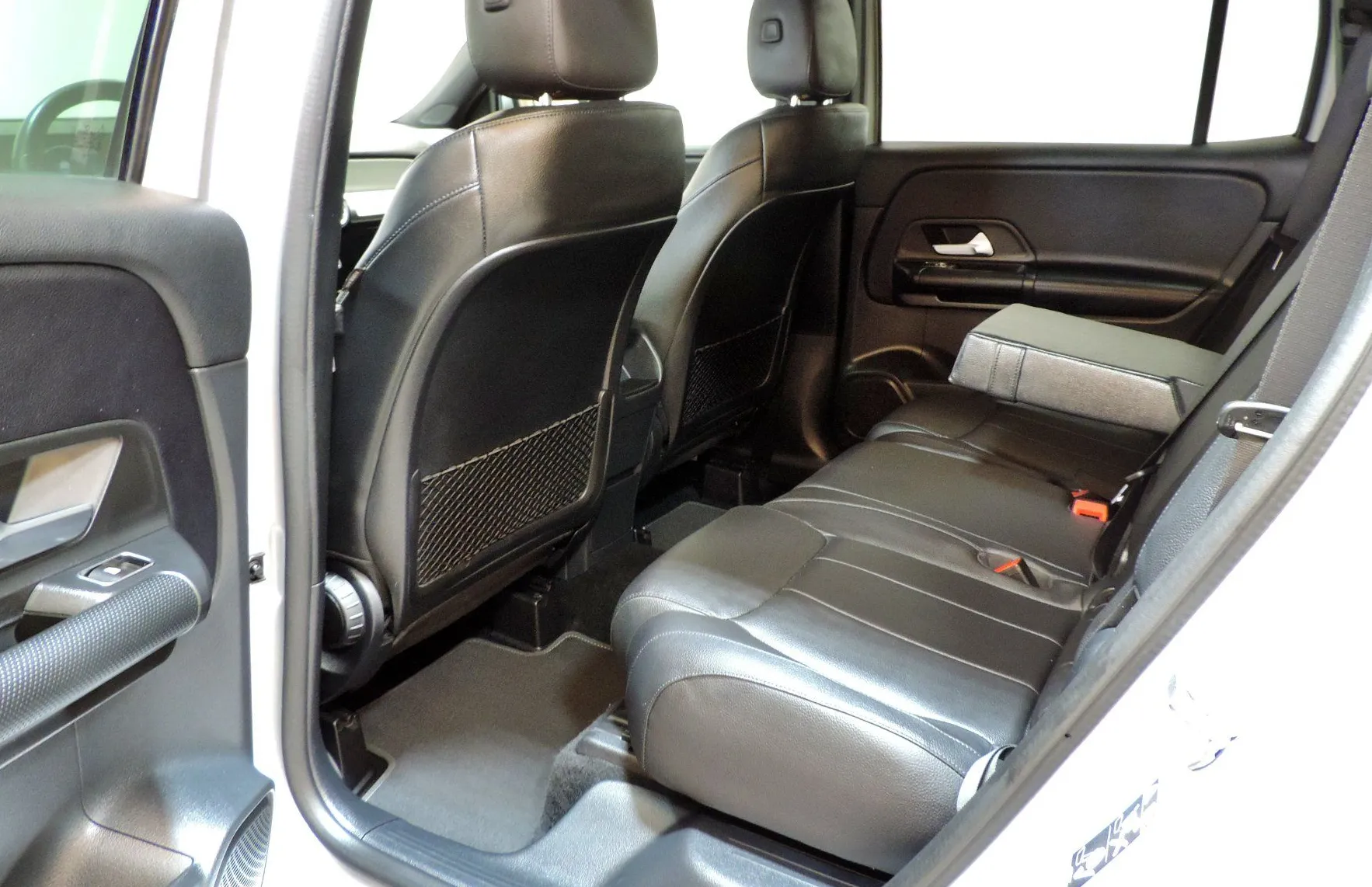 Zunanja slika - Mercedes-Benz GLB-Razred - GLB 200 d Avt. KAMERA-USNJE-LED - 10