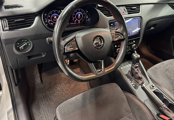 Zunanja slika - Škoda Octavia - RS 2.0 TDI 4x4 DSG | PANORAMA | ODLIČNA PRILOŽNOST - 6