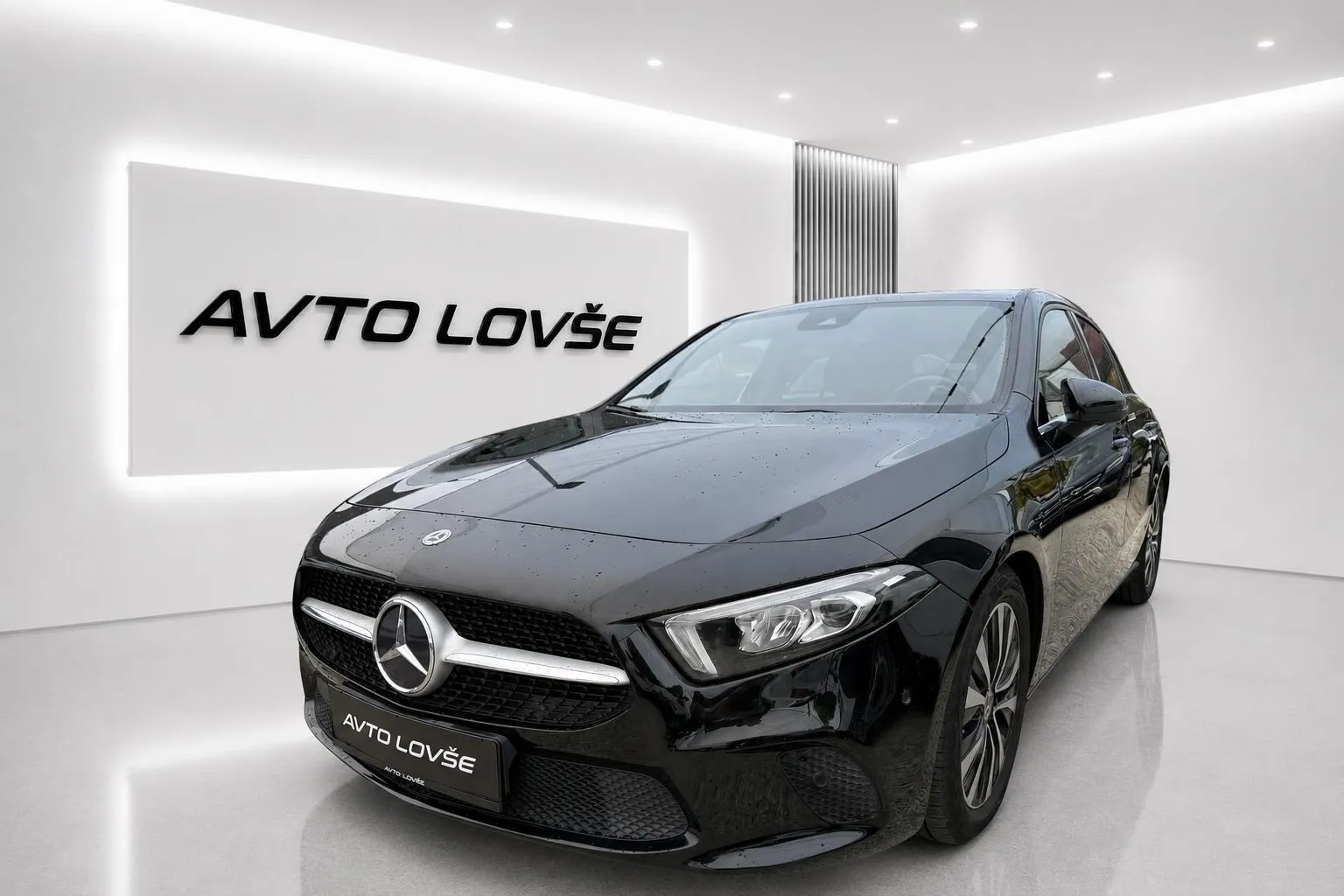 Zunanja slika - Mercedes-Benz A-Razred - A 2.0 d 8G-DCT-1 LASTNICA-ALU-NAVI-KAM-LED-ODL PUX - 1