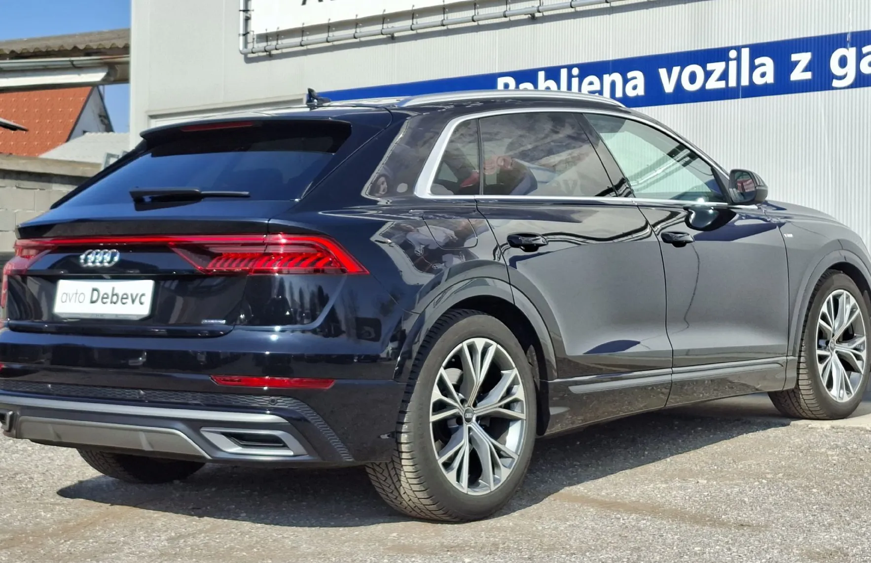 Zunanja slika - Audi Q8 - 45 TDI S-Line Quattro - 4