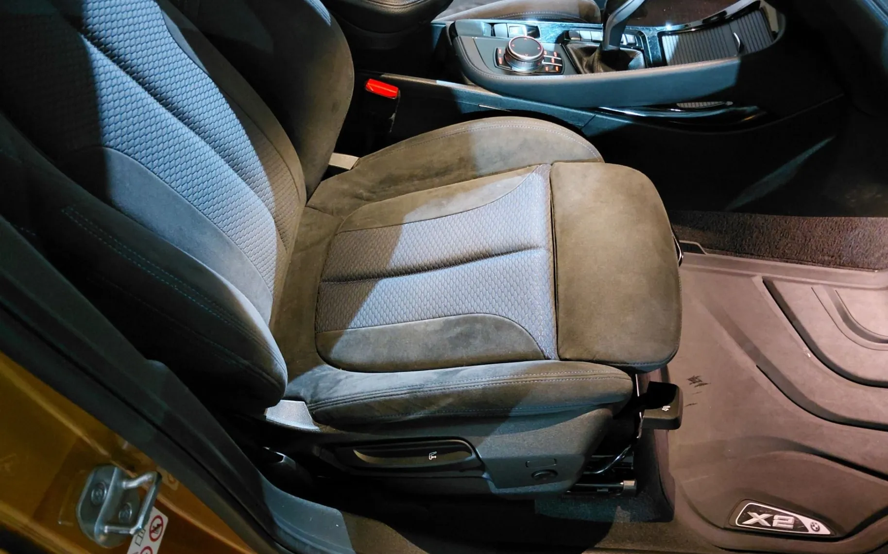 Notranja slika - BMW serija X2: - X2 sDrive20d M Sport X Avt.-ODLIČEN-GARANCIJA - 7