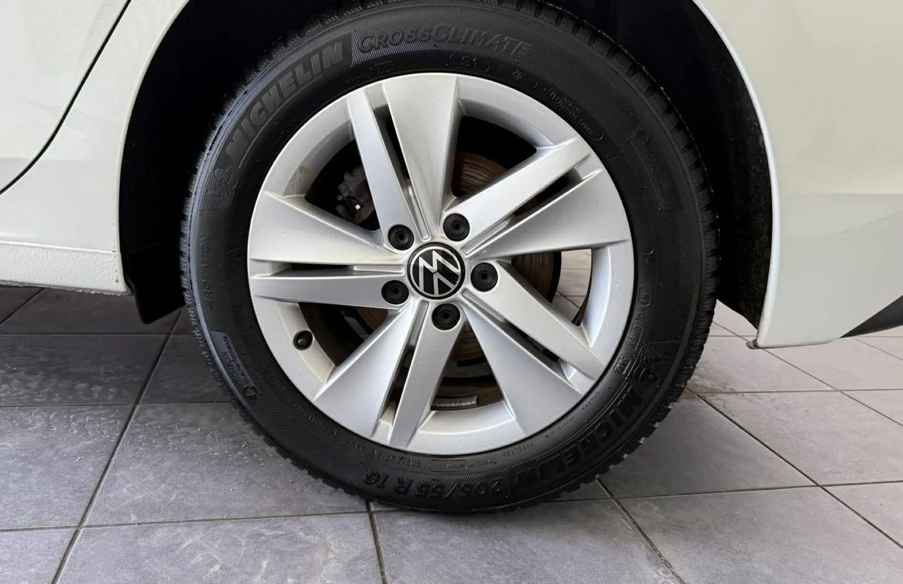 Zunanja slika - Volkswagen Golf - 1.5 TSI 96KW.NEMŠKI.KAMERA.LED.NAVI.GRE.SEDEŽEV - 10