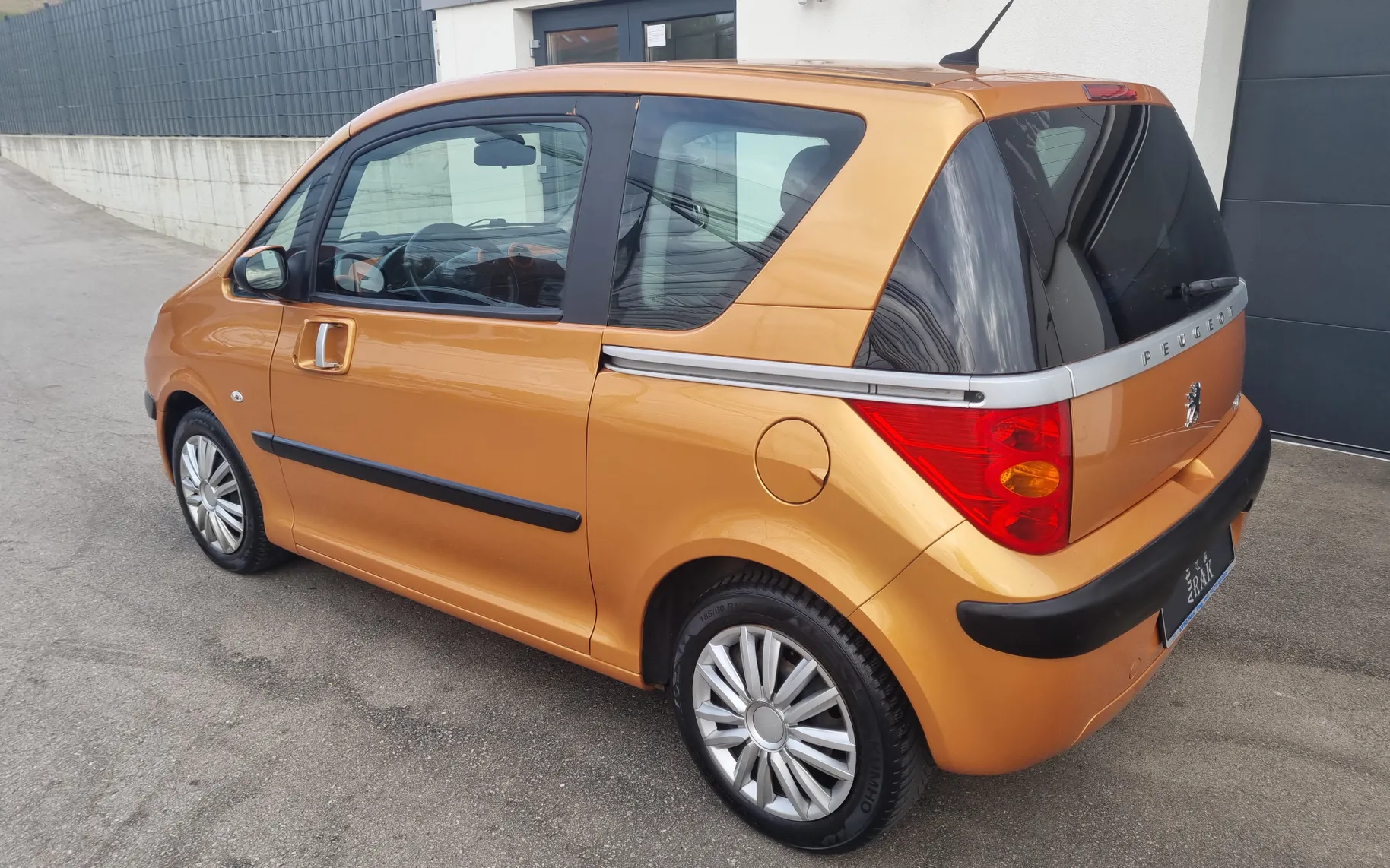 Zunanja slika - Peugeot 1007 - Style 1.4 98964 KM. AVT.KLIMA.2XEL. DRSNA VRATA - 5