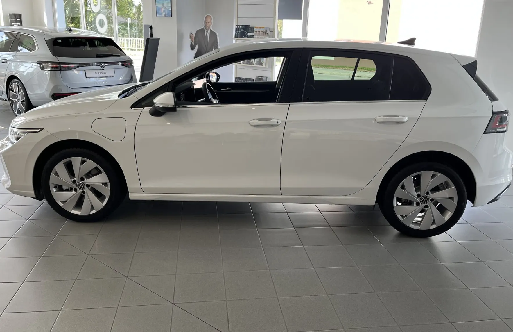 Zunanja slika - Volkswagen Golf - 1.5 eHybrid DSG Style 150kW - 204 KM - 2