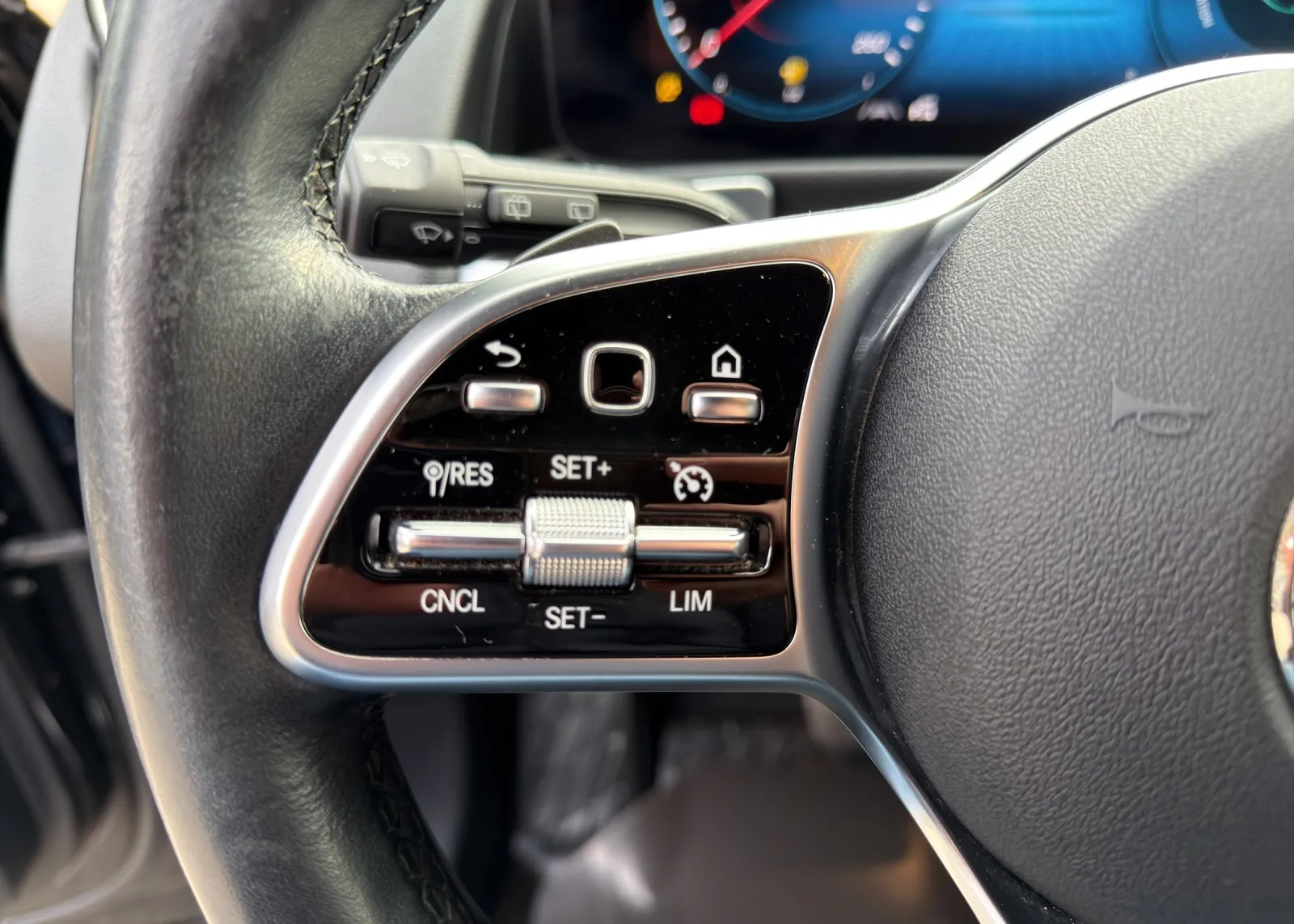 Zunanja slika - Mercedes-Benz GLB-Razred - 200 d 4MATIC Avt. - 4