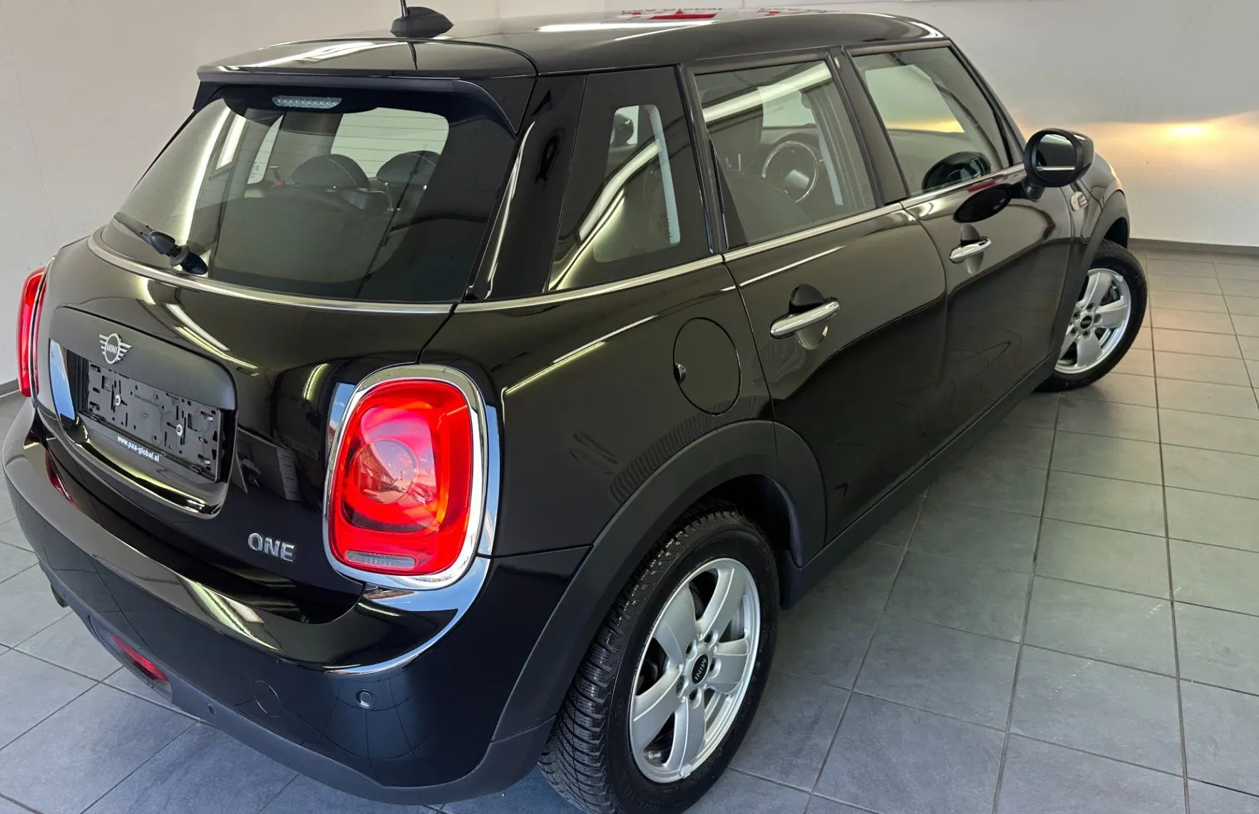 Zunanja slika - MINI One - NAVI.PDC.5 VRAT.SAMO 63.000 KM.BENCIN.AUT.KLIMA - 3