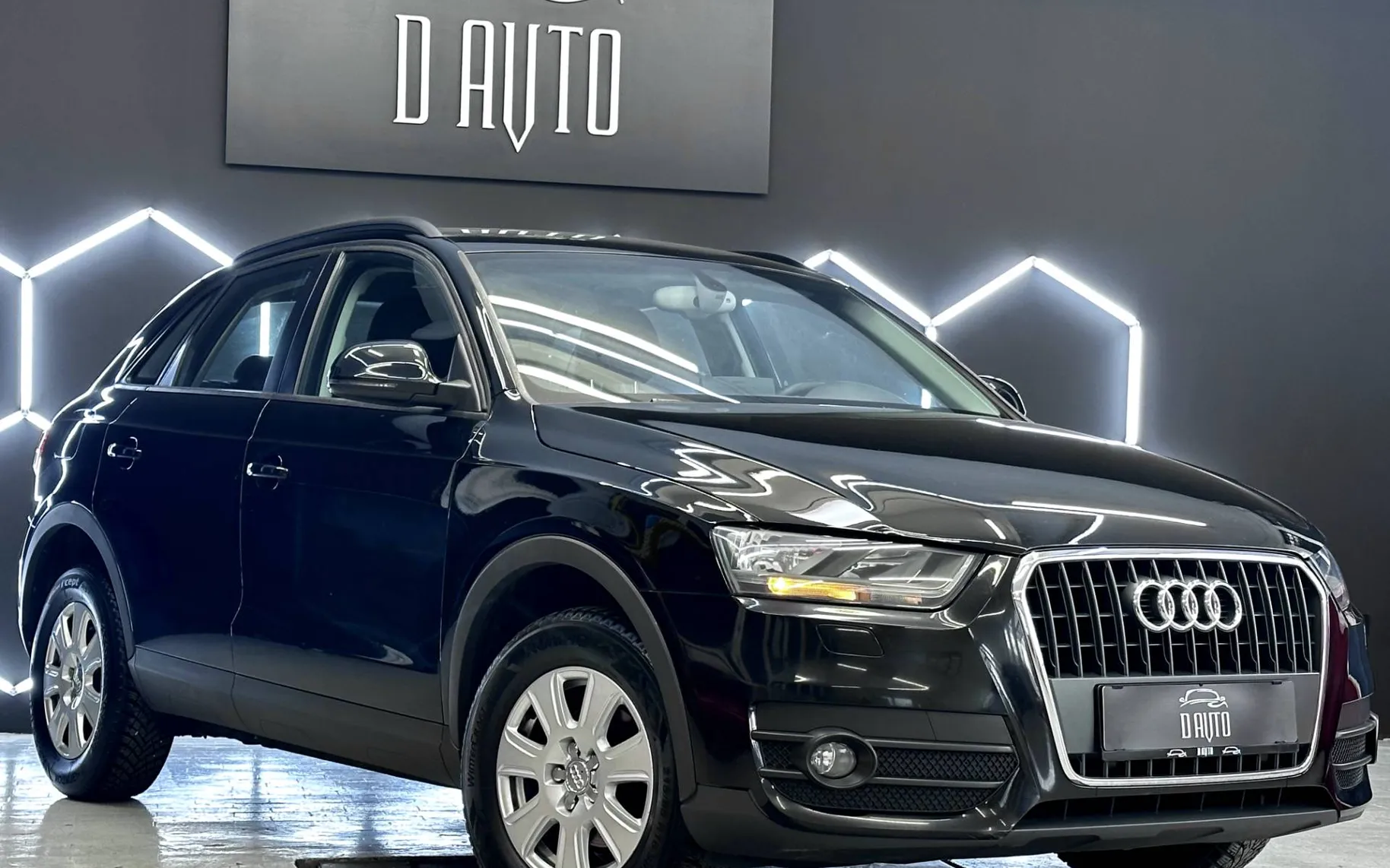 Zunanja slika - Audi Q3 - 1.4 TFSI 110  150  ODLIČEN - 3