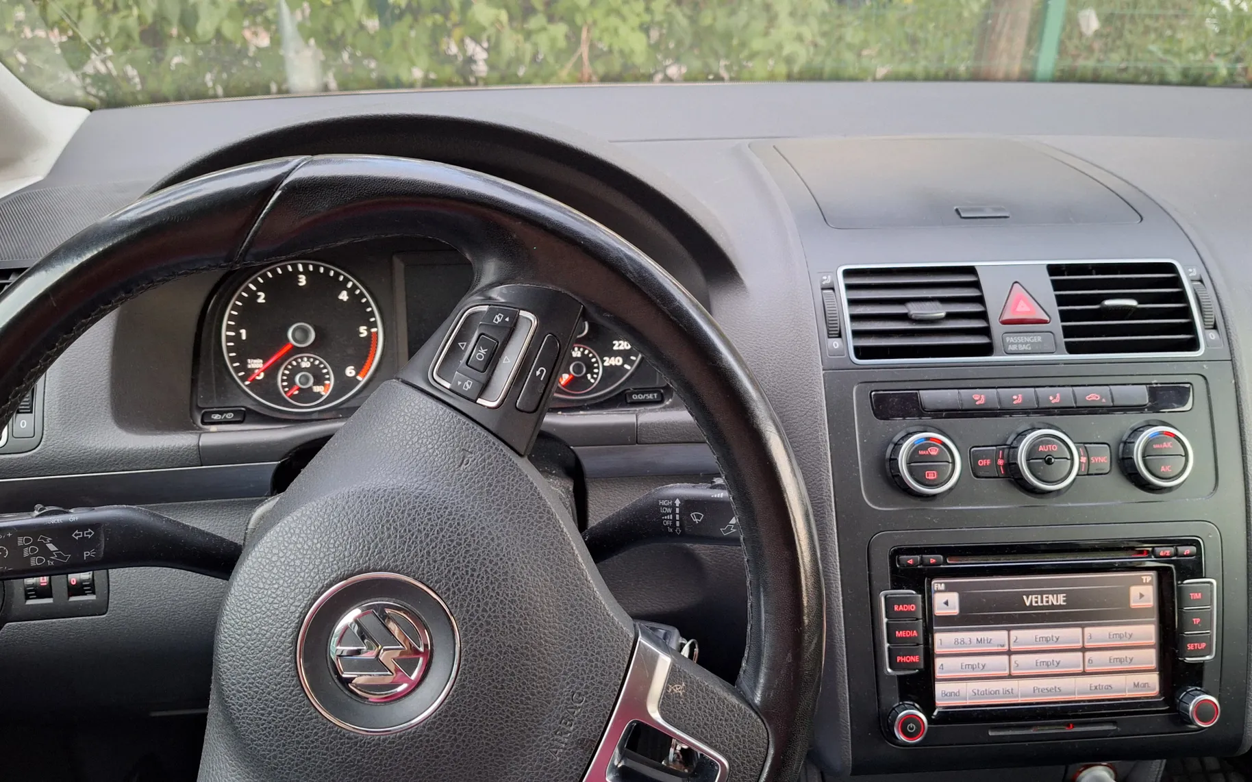 Zunanja slika - Volkswagen Touran - 1,6 TDI BlueMotion Tech. Comfortline - 2