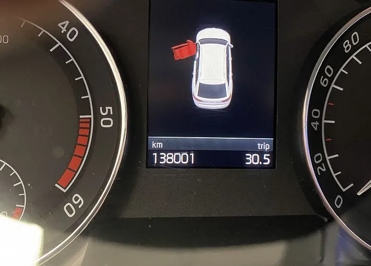 Zunanja slika - Škoda Superb - 2.0 TDI Active DSG 4X4 190 KS.  TOP AVTO - 10