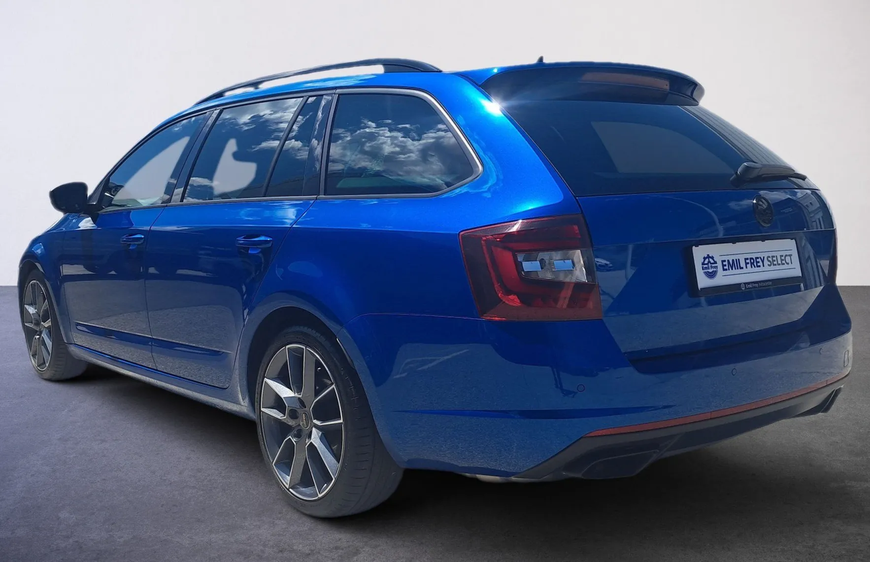 Zunanja slika - Škoda Octavia - Combi 4x4 2.0 TDI RS DSG - 4
