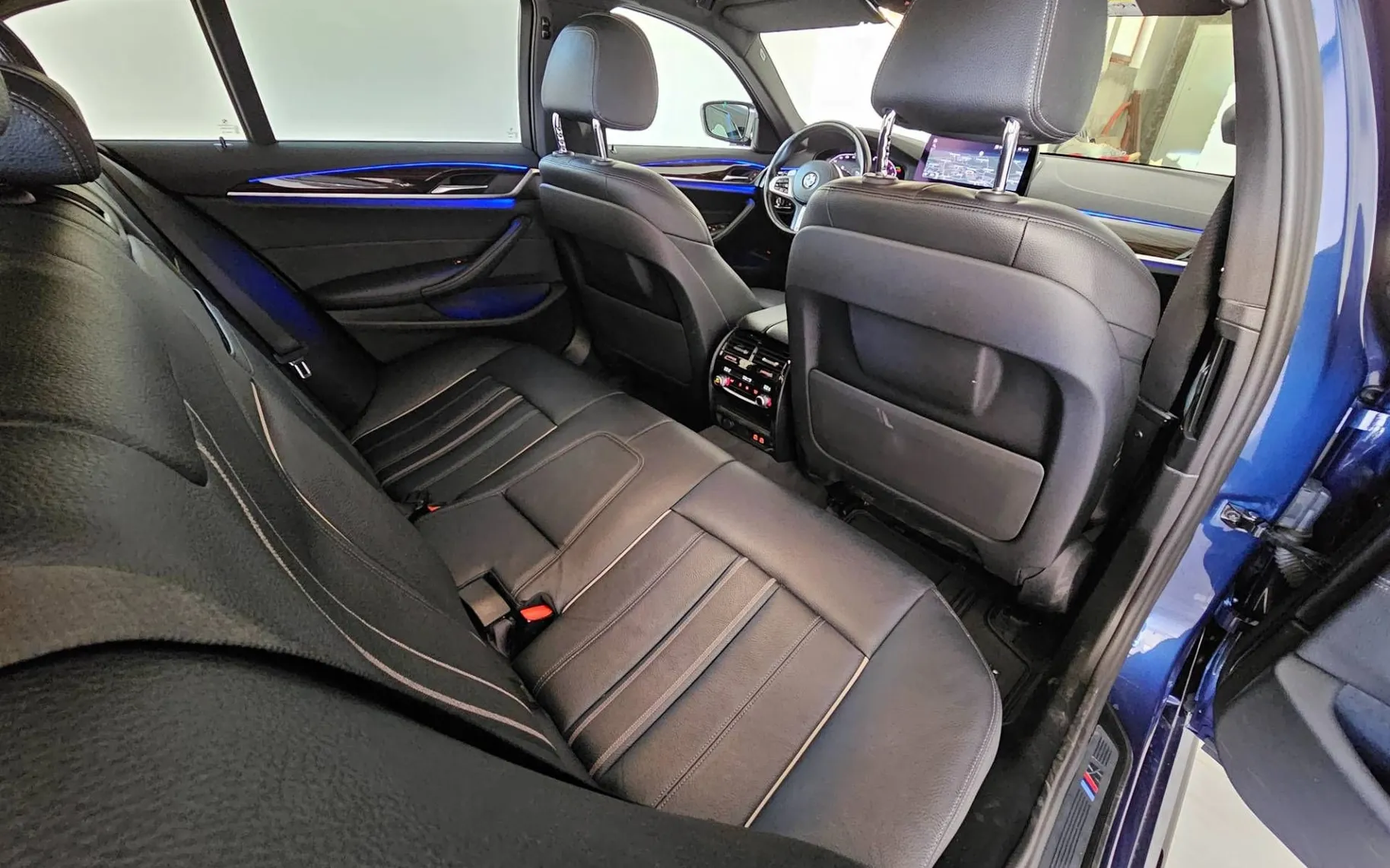 Notranja slika - BMW serija 5: - 530d xDrive M-OPTIC |AERO|VIRTUAL|KAMERA|RADAR|A20 - 11