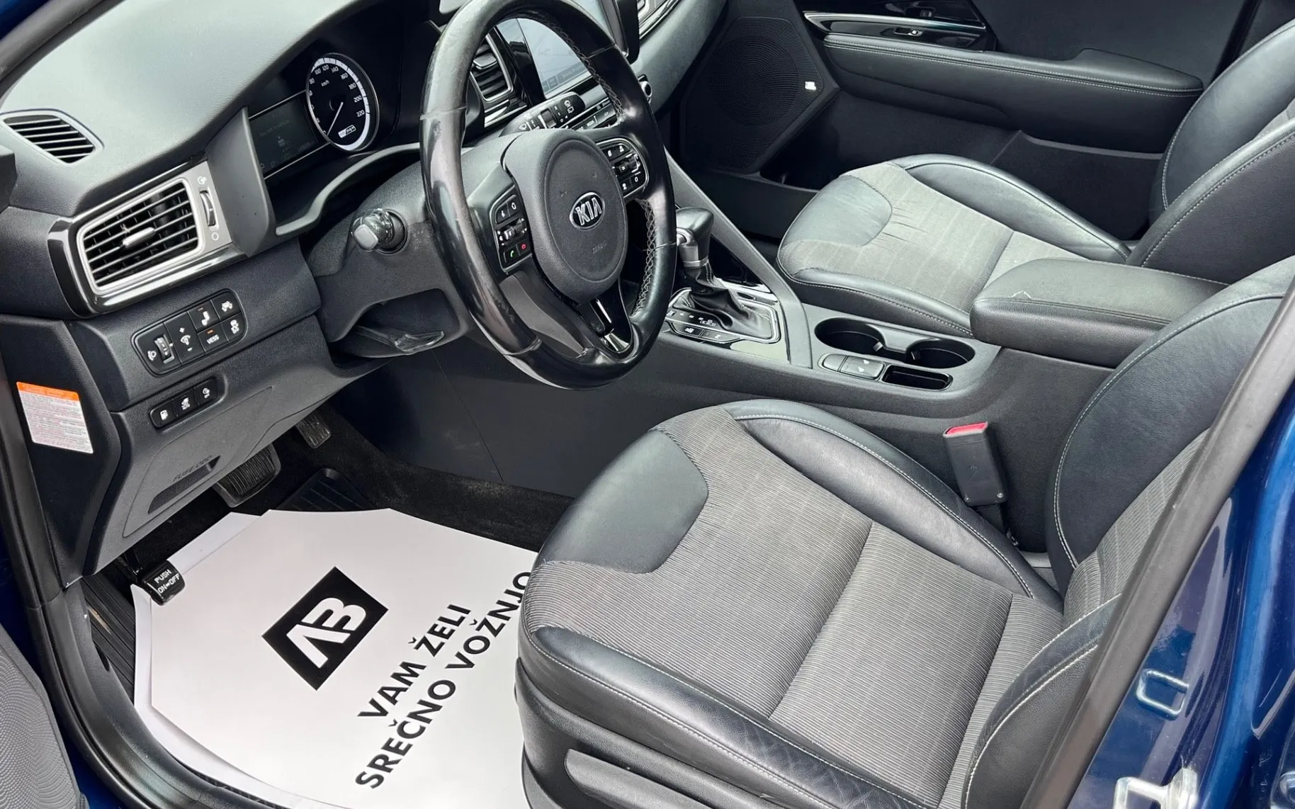 Notranja slika - KIA Niro - 1.6 PHEV+1.LAST+SLO+KAMERA+MRTVI KOT+JBL+KLJUKA - 9