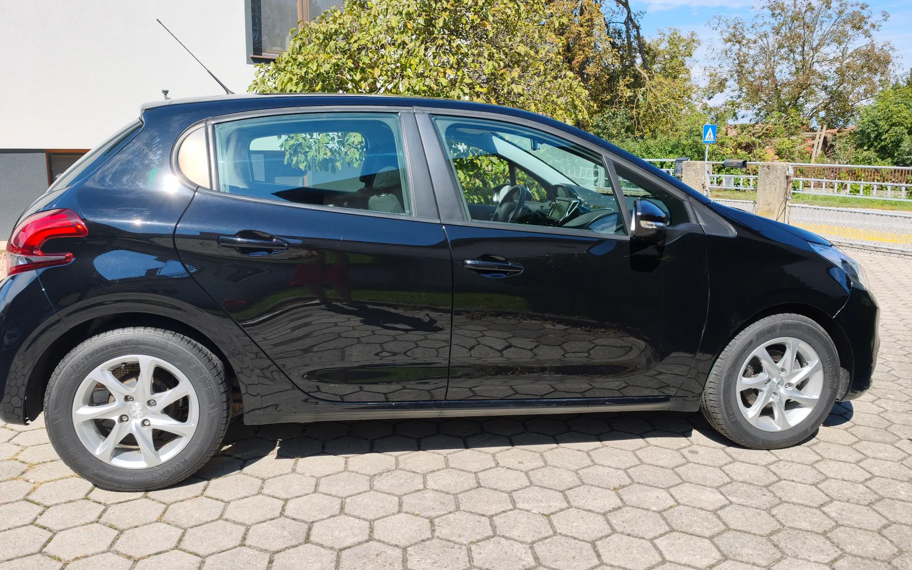 Zunanja slika - Peugeot - 208 1,2 PureTech 83 S&S Active - 3
