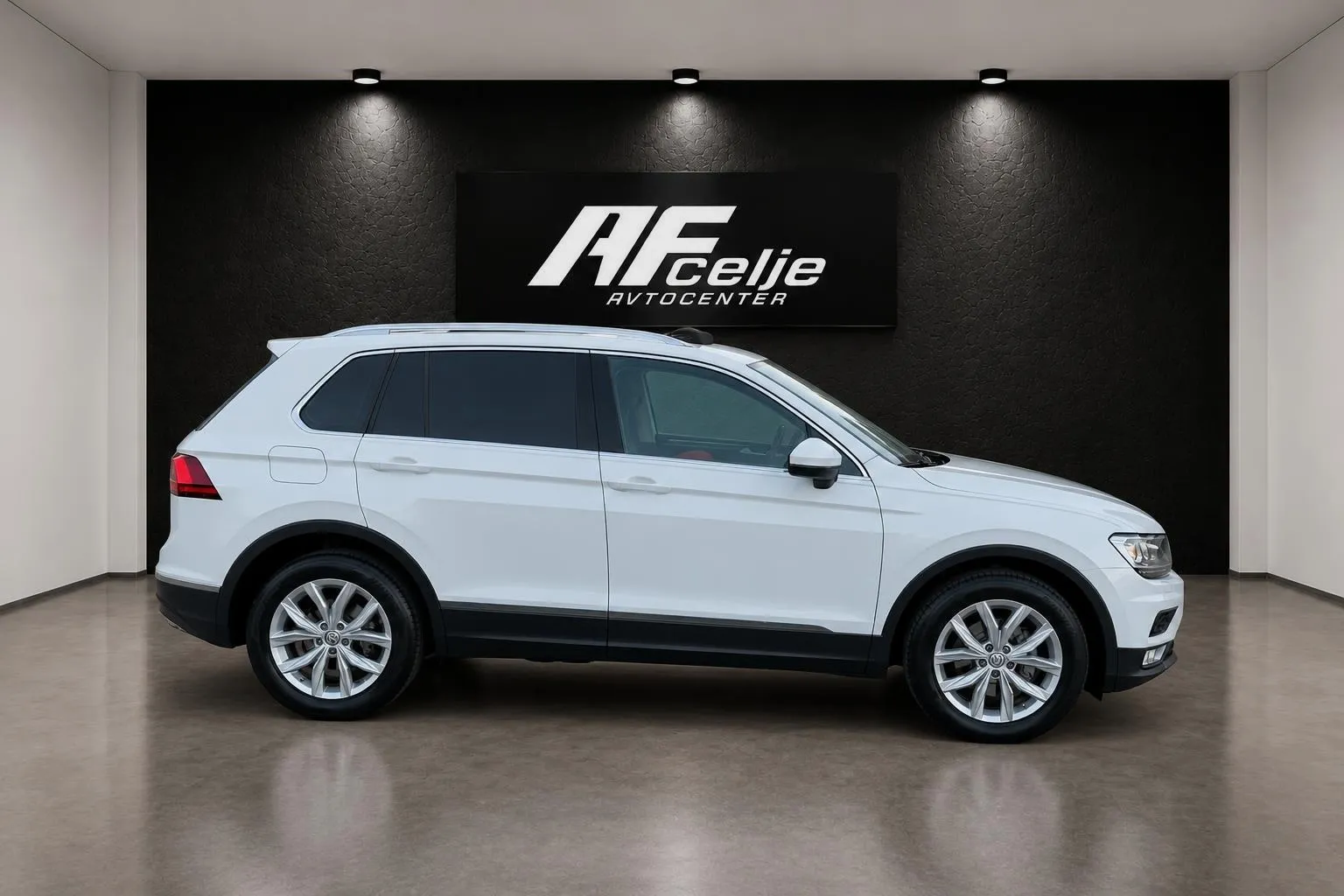 Zunanja slika - Volkswagen Tiguan - 2.0 TDI-DSG-4X4-H LINE-PANORAMA-LIZING ZA TUJCE-.. - 4