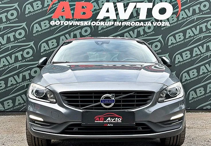 Zunanja slika - Volvo V60 - D3 Momentum Geartronic+110KW+BIXENON+NAVI+UGODNO - 2