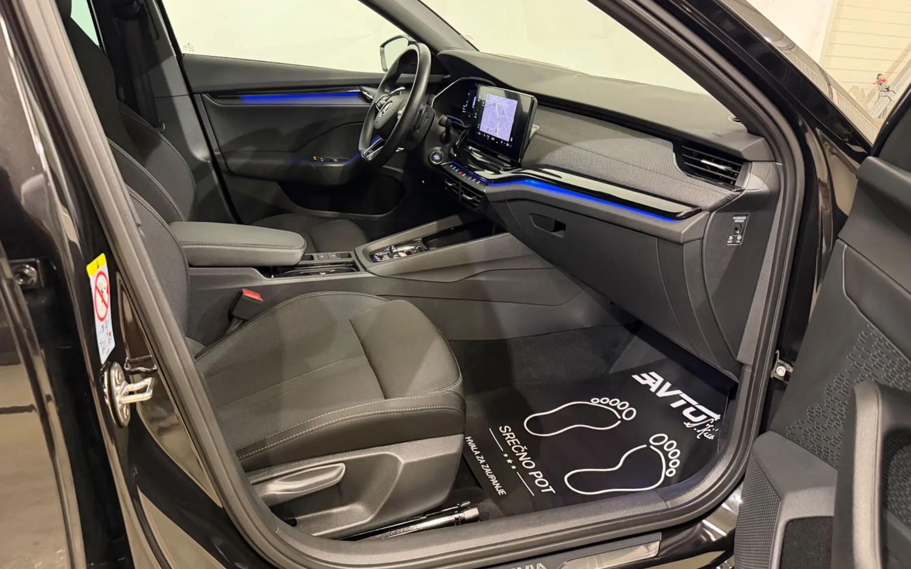 Notranja slika - Škoda Octavia - 2.0 TDI-SPORTLINE-HEAD UP-ACC-KAMERA-VIRTUAL-NAVI - 11