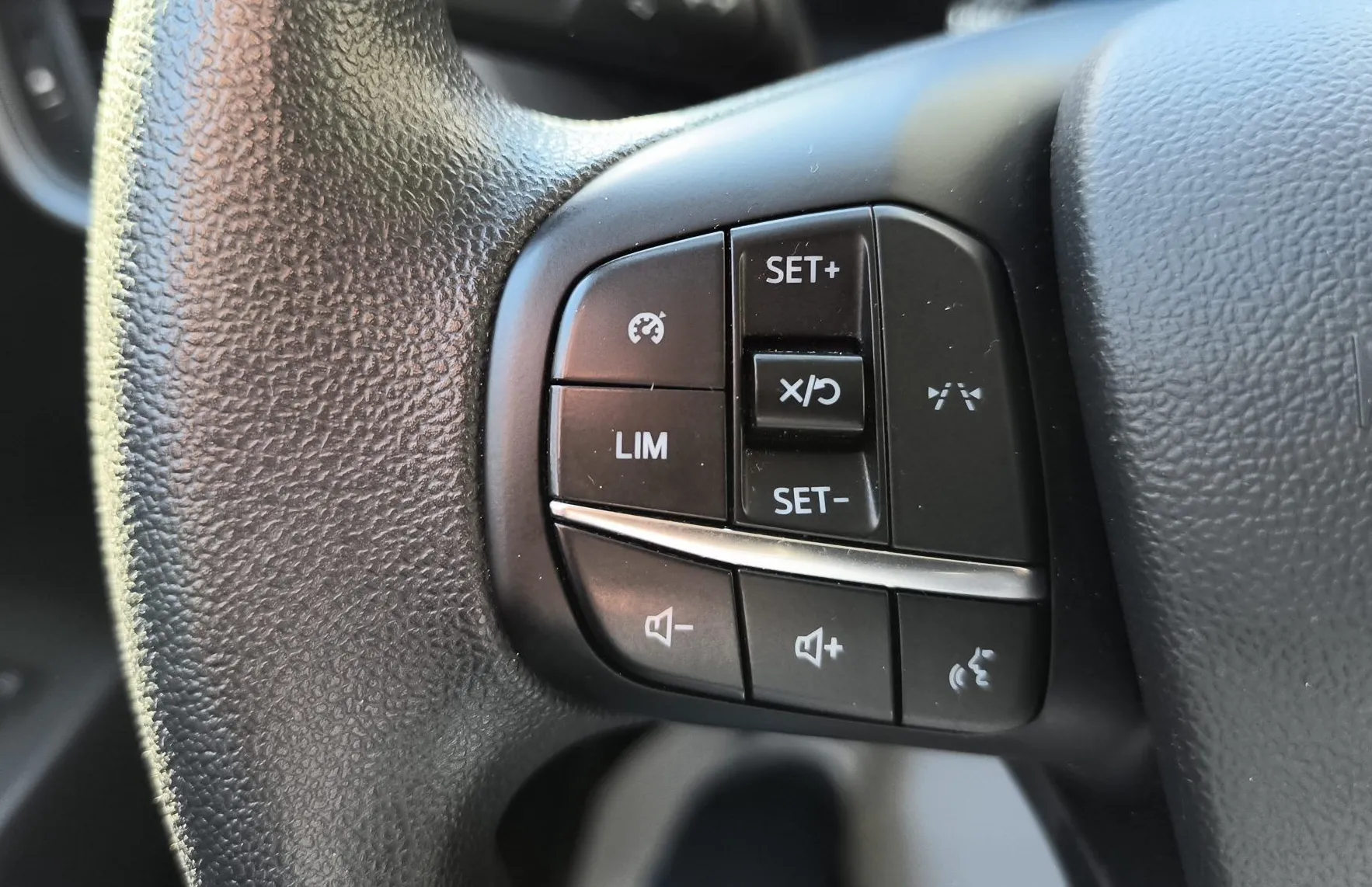 Zunanja slika - Ford Tourneo - Courier 1.0 EcoBoost Trend- SLO-1.LAST.- samo 32TKM - 18