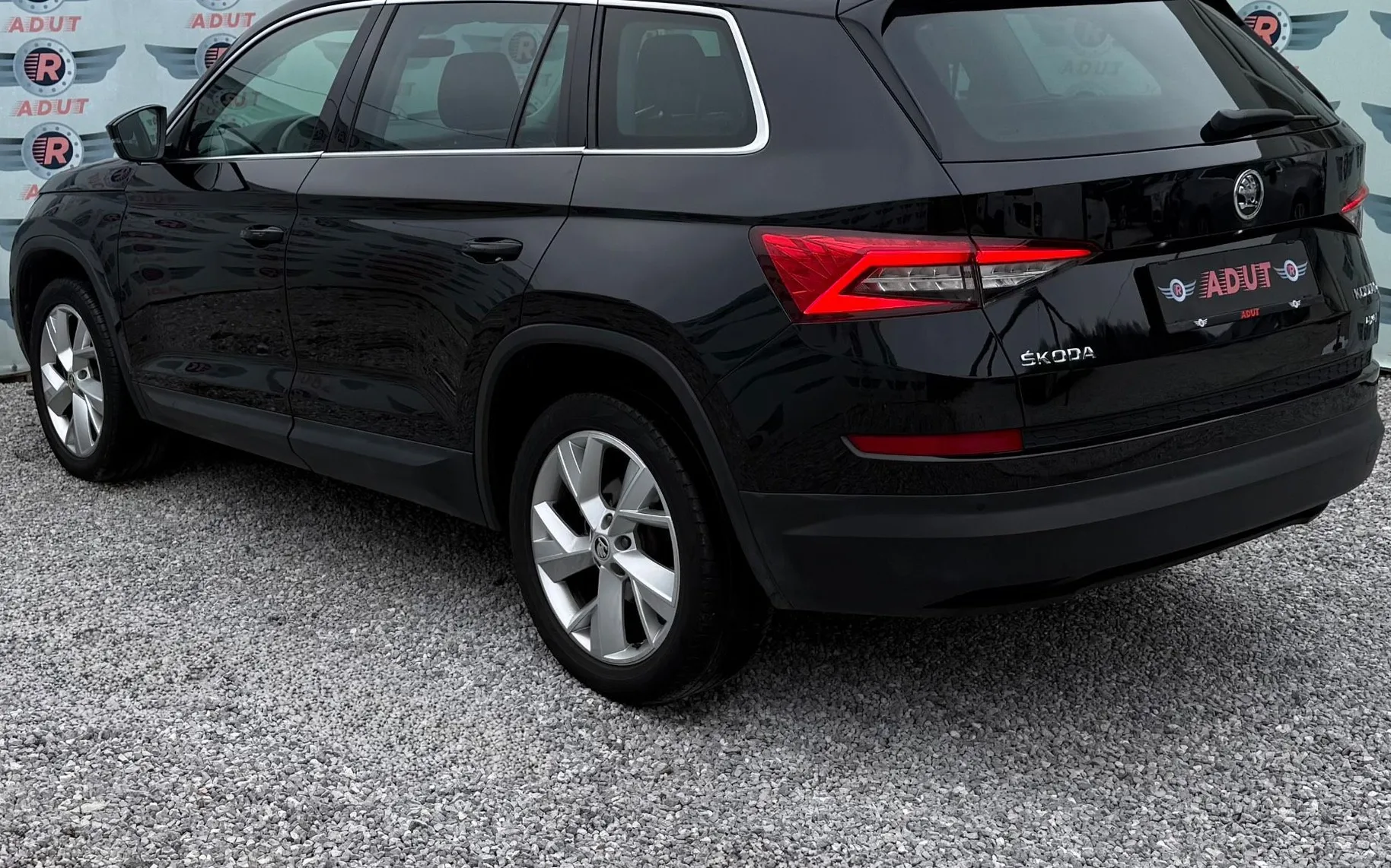 Zunanja slika - Škoda Kodiaq - 2.0TDI|140kW|4X4|DSG|AMBI|LED|1LASNIK|JAMSTVO... - 4