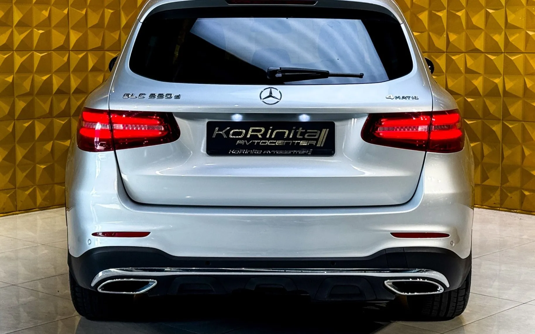 Notranja slika - Mercedes-Benz GLC-Razred - GLC220d 4MATIC AMG Line-KAMERA-GRETJE-F1... - 10