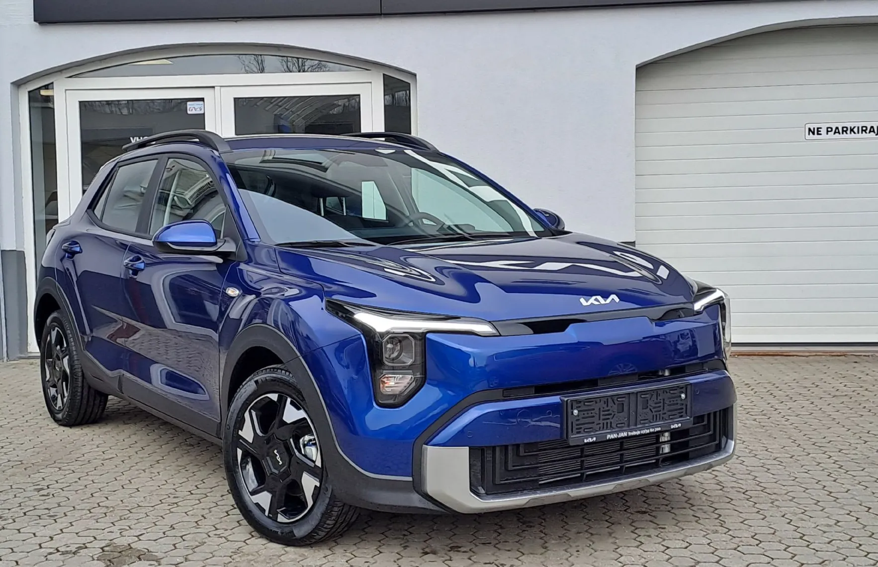 Zunanja slika - KIA Stonic - 1.0 T-GDi 73.6 kW  100 KM  LX Life M T - 2
