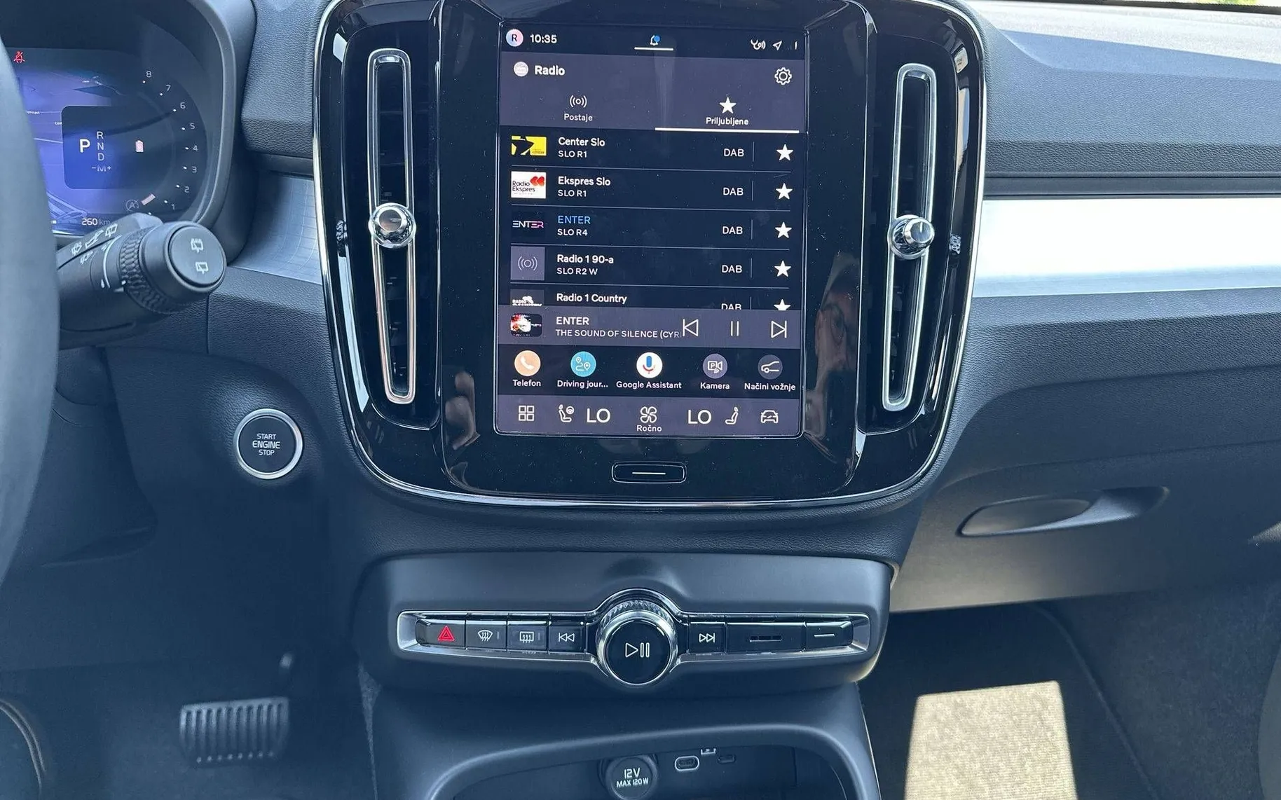 Notranja slika - Volvo XC40 - B3P Core Avt... - 16