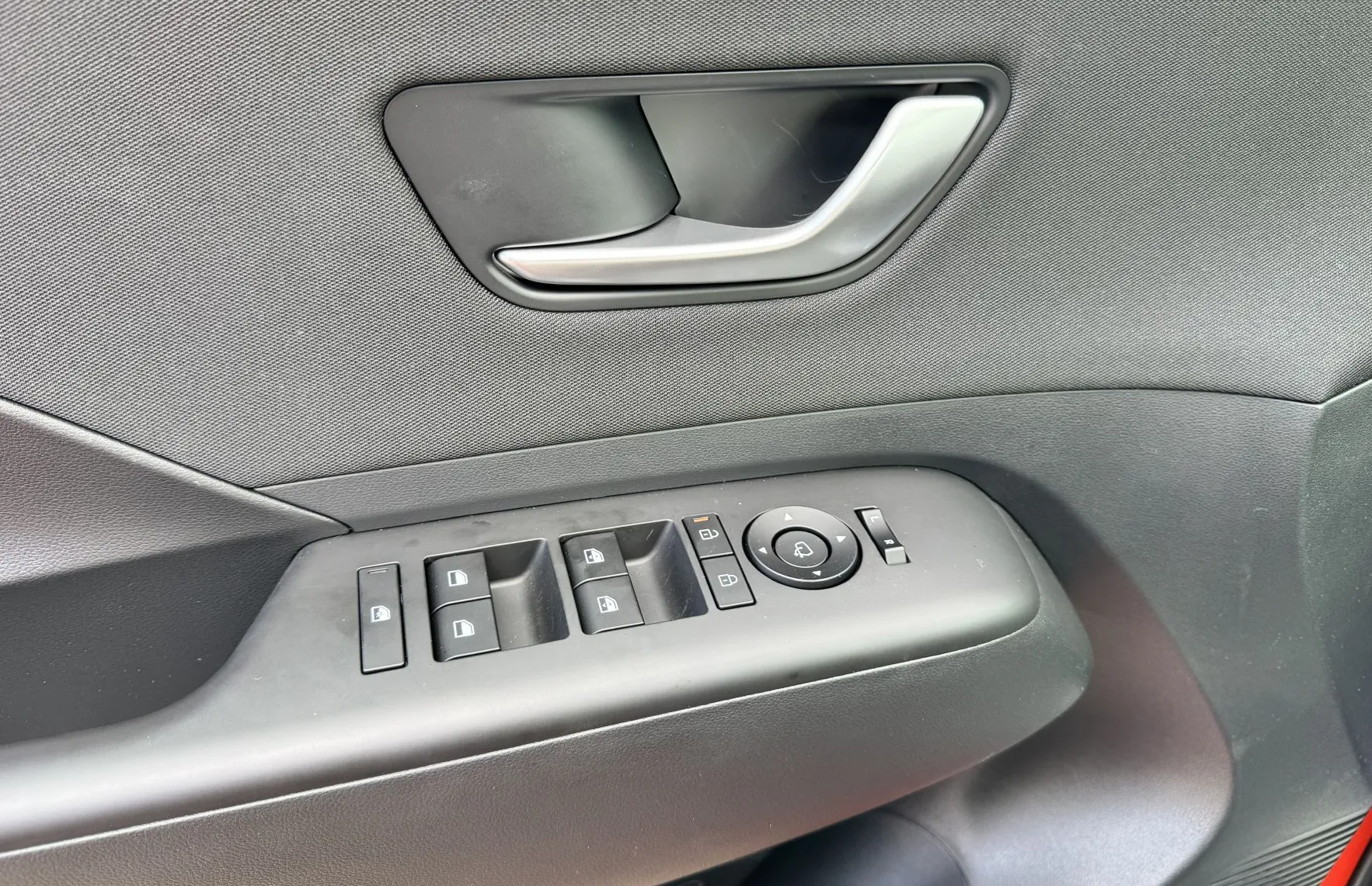 Zunanja slika - Hyundai Kona - 1.6 GDI   hibrid Premium DCT+ZIMSKE PNEVMATIKE - 13