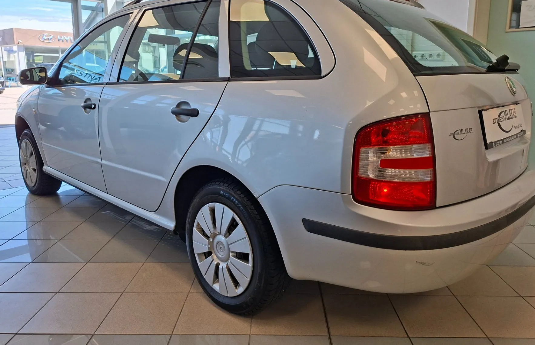 Zunanja slika - Škoda Fabia - Combi Ambiente 1.4 16V-ODLIČEN-HITRI KREDIT- - 3