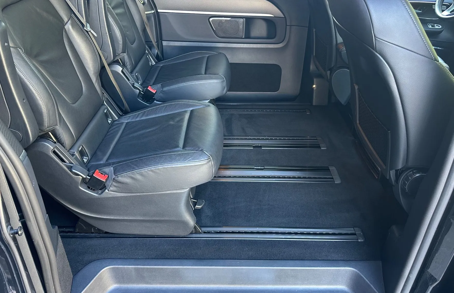Zunanja slika - Mercedes-Benz V-Razred - V 300d AMG Exclusive dolgi Avt-KAM360-BURMESTER-VK - 10