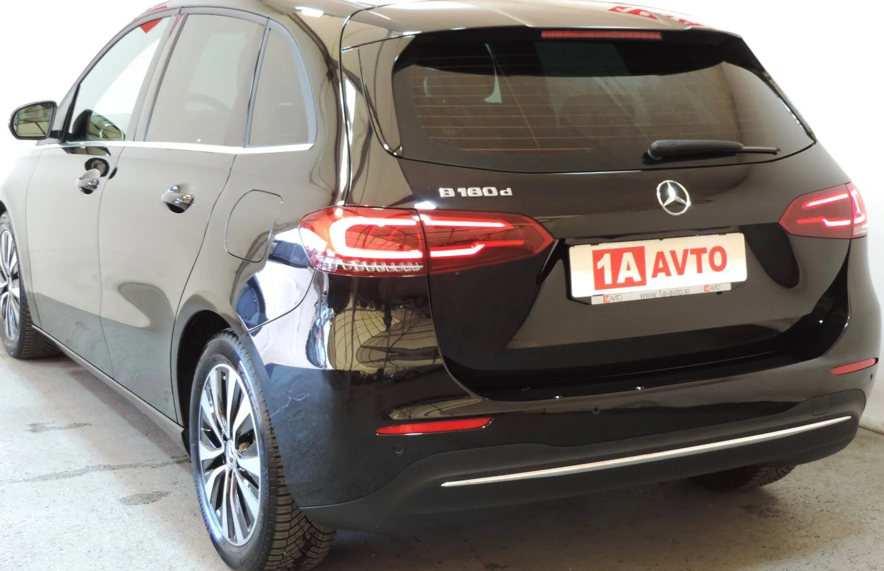 Zunanja slika - Mercedes-Benz B-Razred - B 180 d Avt. LED-KAMEERA-MRTVI KOT - 7