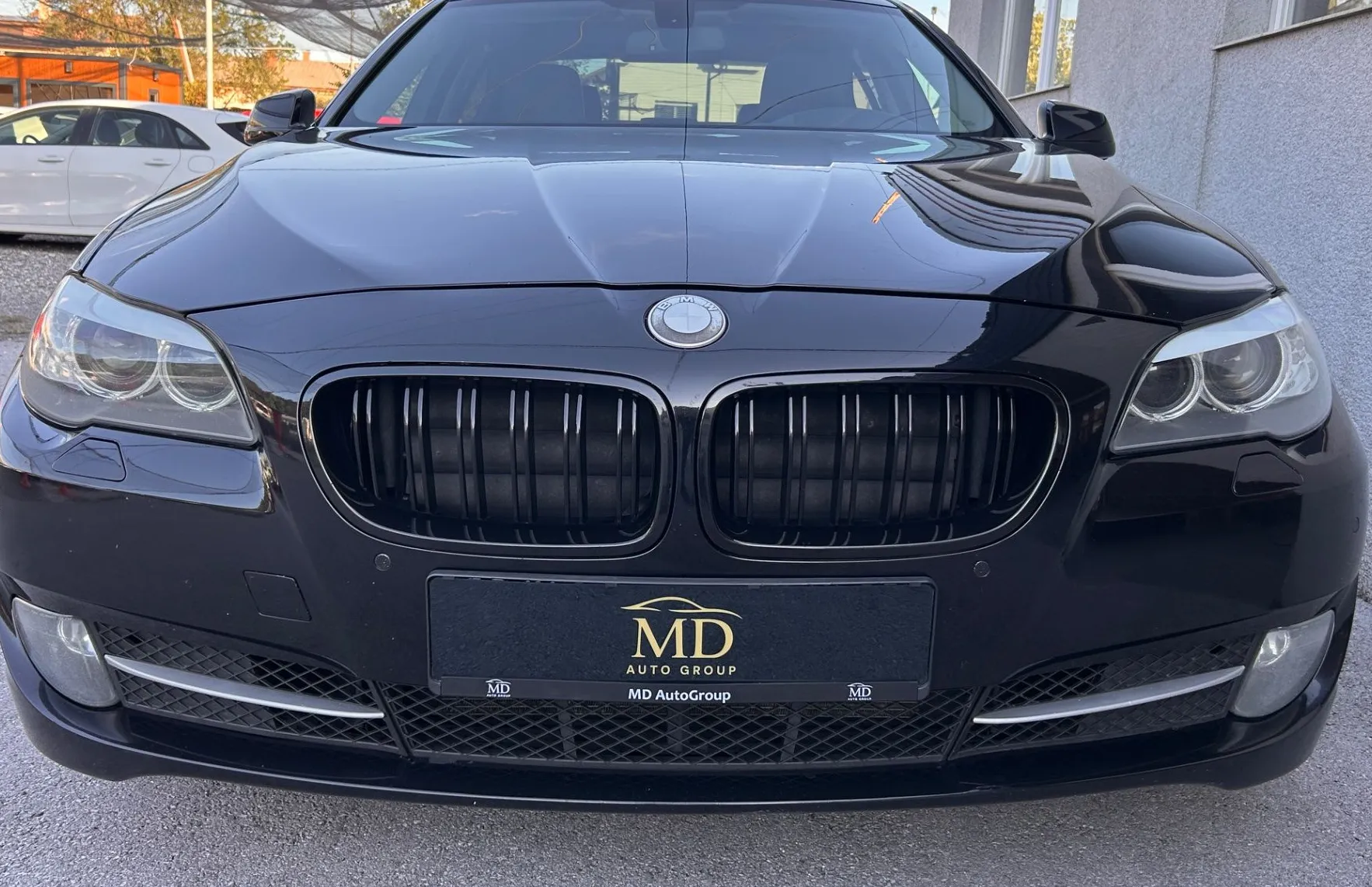 Zunanja slika - BMW Serija 5 - : 520d-XSENON-GRETJE SEDEŽEV-ŠIBEDAH-AUTOMATIK - 2