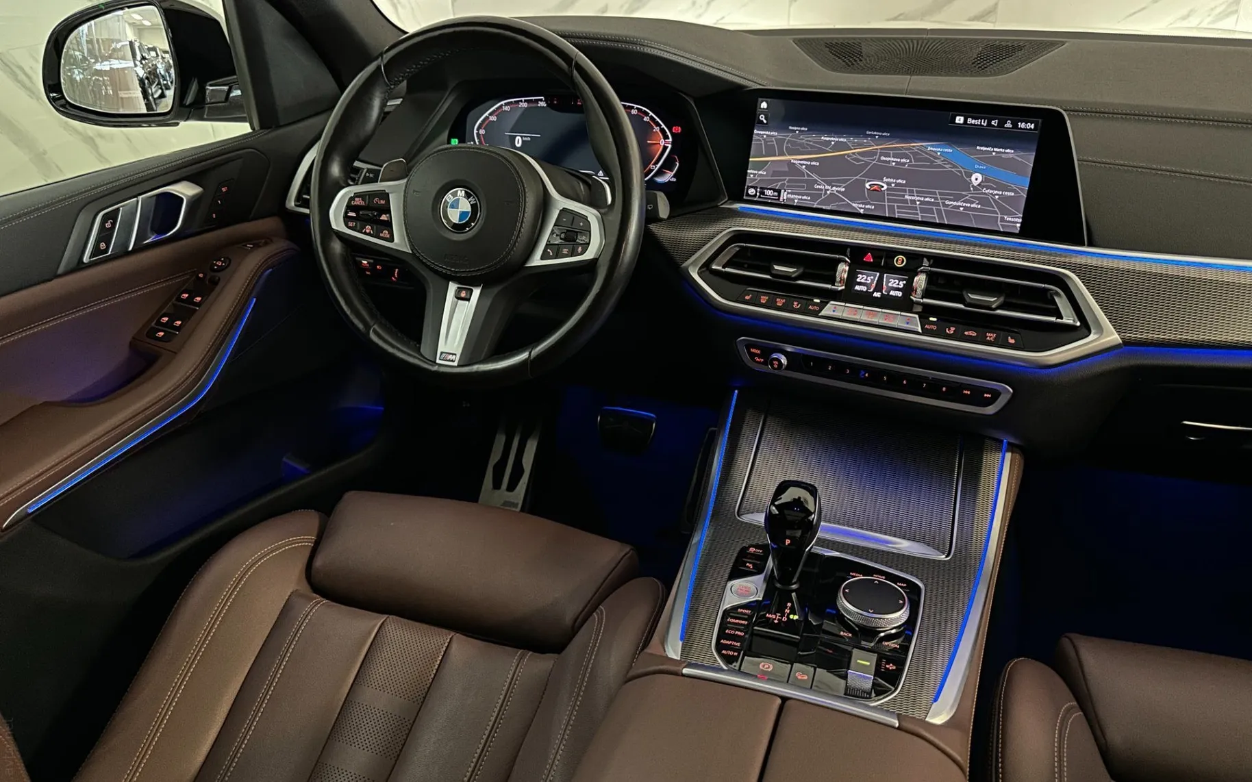 Notranja slika - BMW serija X5: - xD30d|M|Laser|Pano|R22|Zračno|7Sedežev|ACC|Memory| - 11