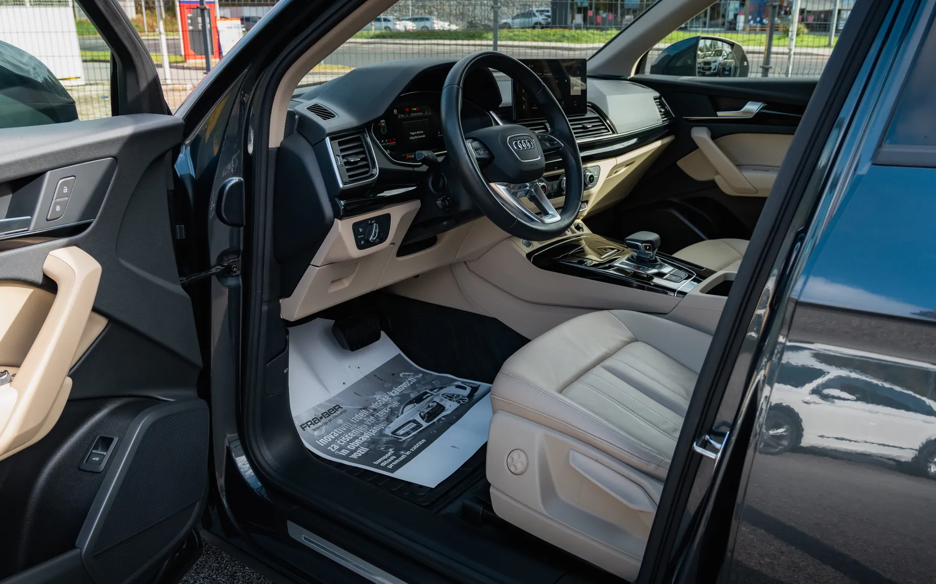Notranja slika - Audi Q5 - 35 TDI S tronic - 9