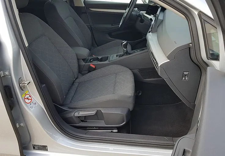 Zunanja slika - VW Golf - 1.5 TSI ACT BMT Life NAVI KAMERA GRETJE 1. LASTNIK - 9