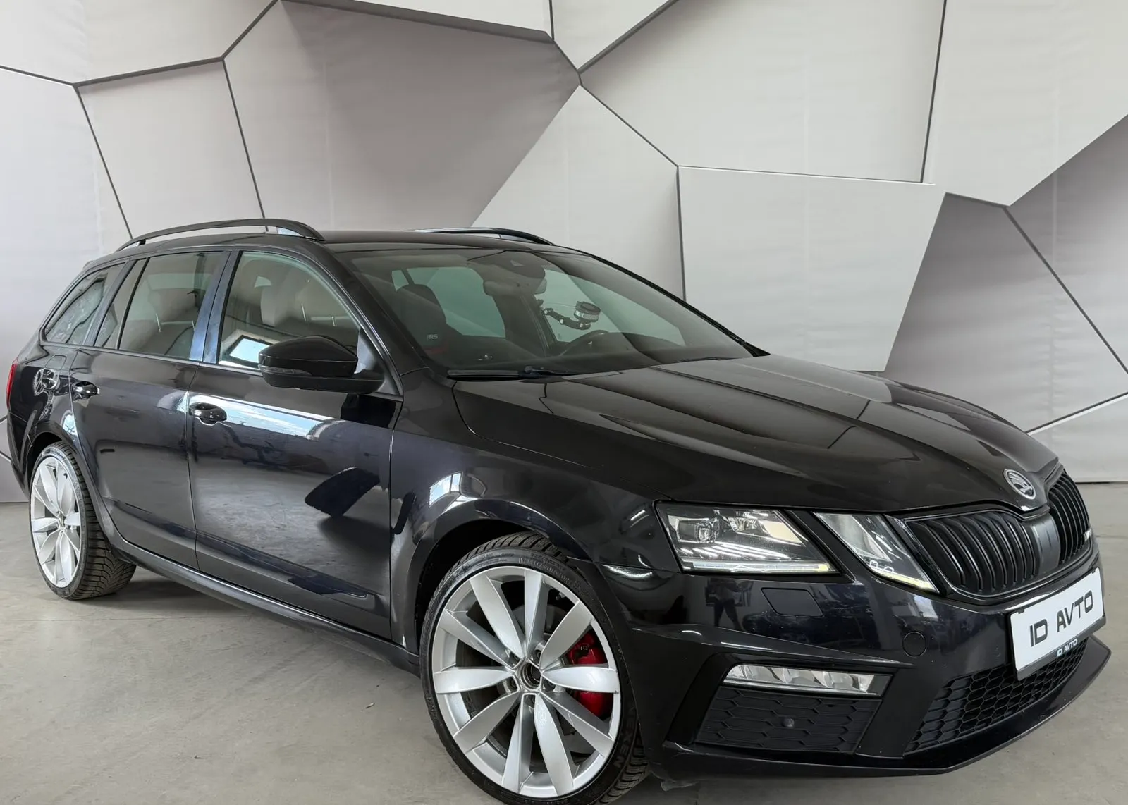 Zunanja slika - Škoda Octavia - Combi 2,0 TDI RS DSG - 1