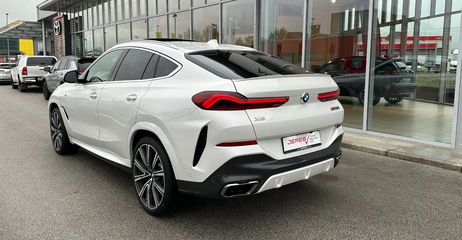 Zunanja slika - BMW X6 - serija : xDriveM50i Avt.|PANO|Bowers   Wilkins|SLO| - 3