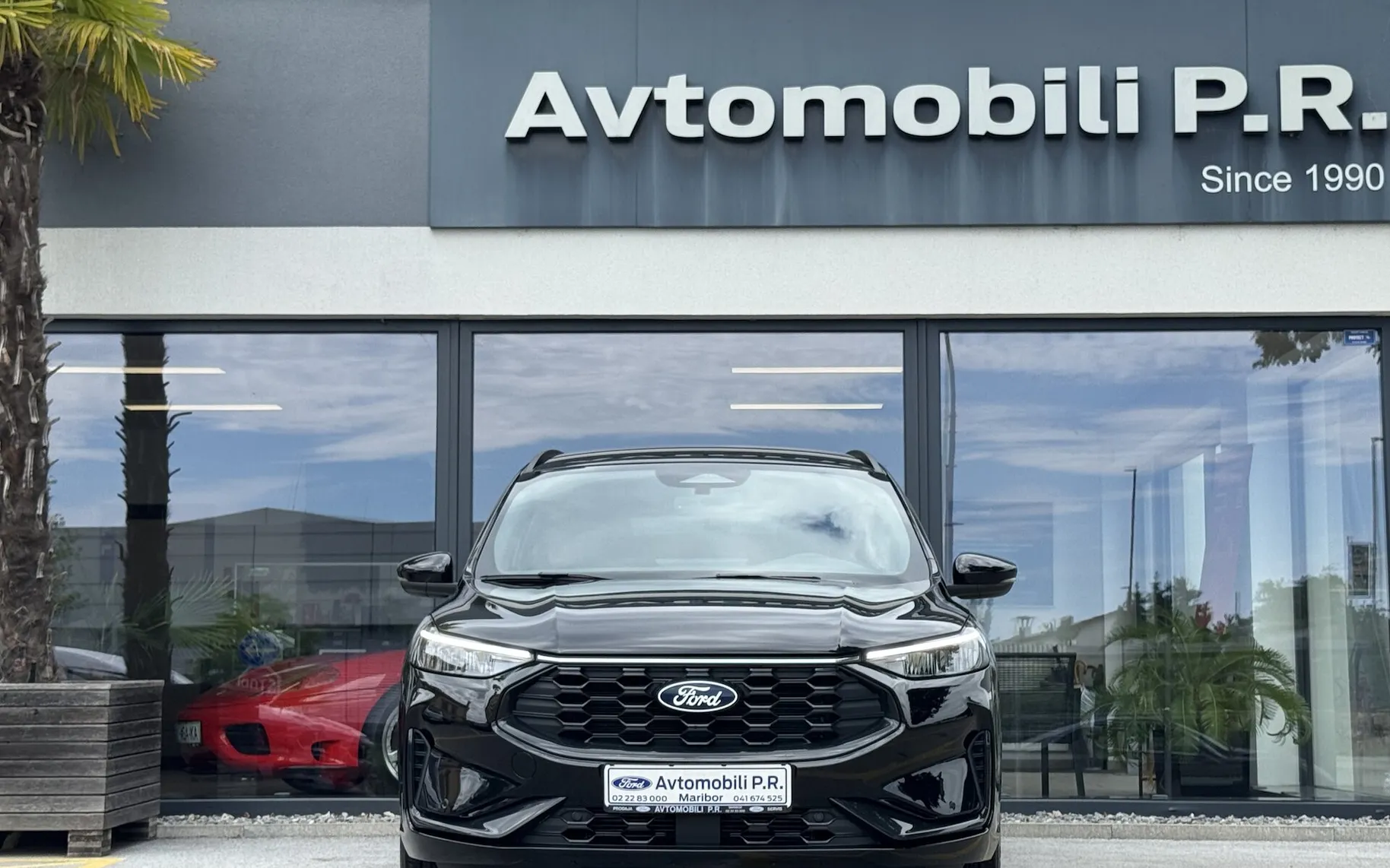 Zunanja slika - Ford Kuga - 1.5 EcoBoost ST-LINE AVT 186KM SLO FULL LED NAVI - 2
