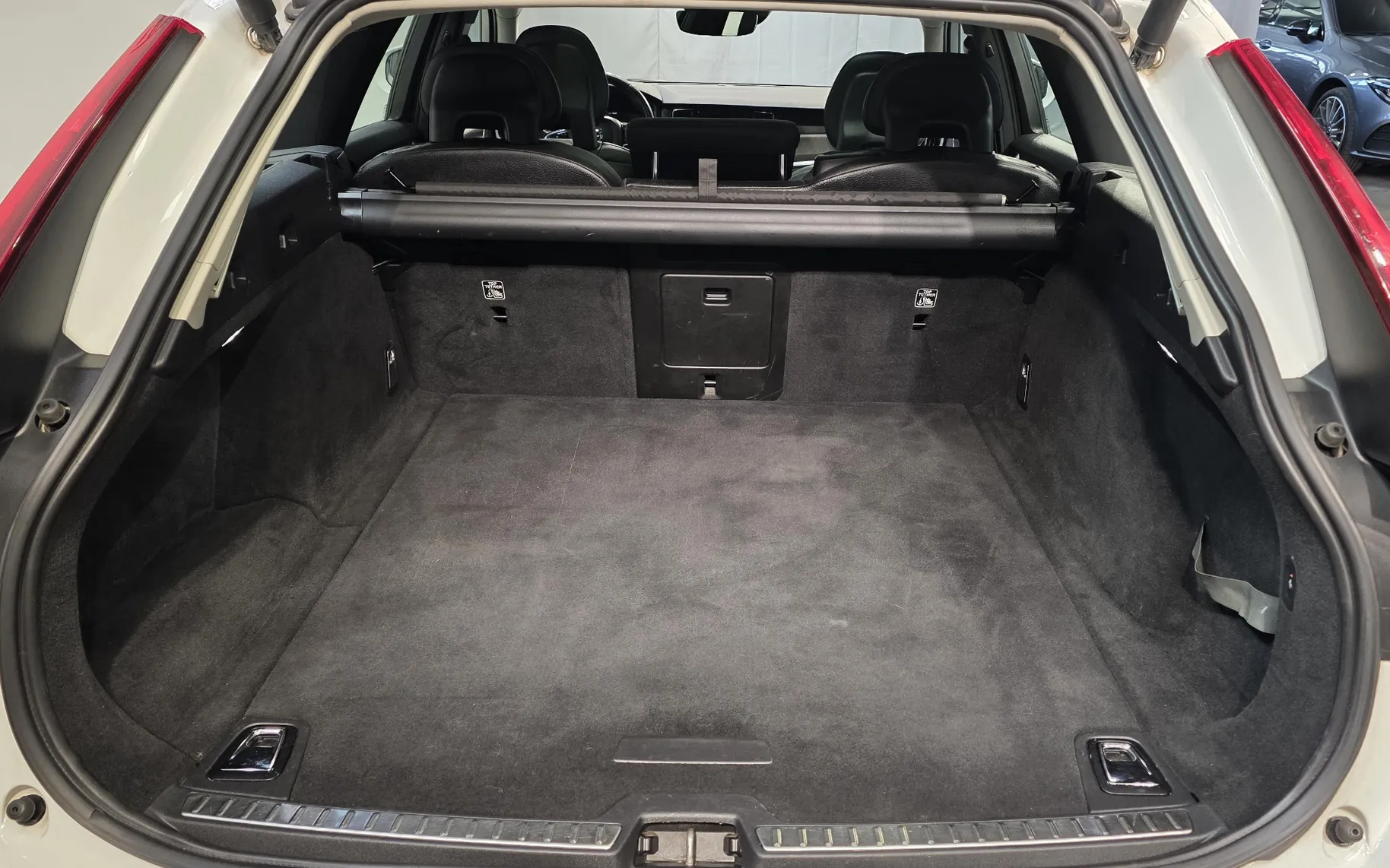 Zunanja slika - Volvo V90 - Cross Country D5 AWD Pro Avt. USNJE PANO ACC LANE LED - 20