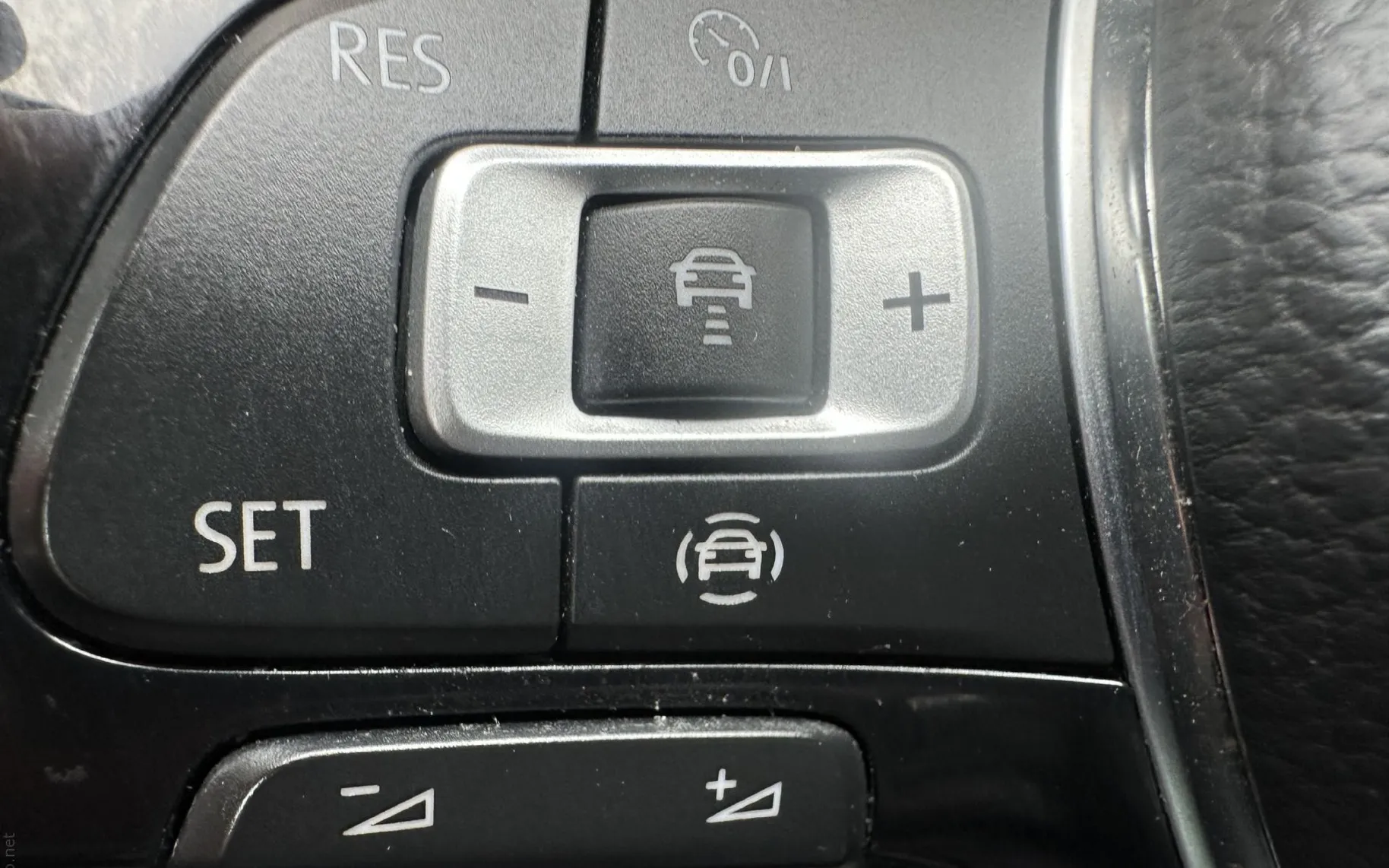 Zunanja slika - Volkswagen Tiguan - 1.5 TSI ACT BMT R-Line DSG.Highline 110kW.KAMERA - 10