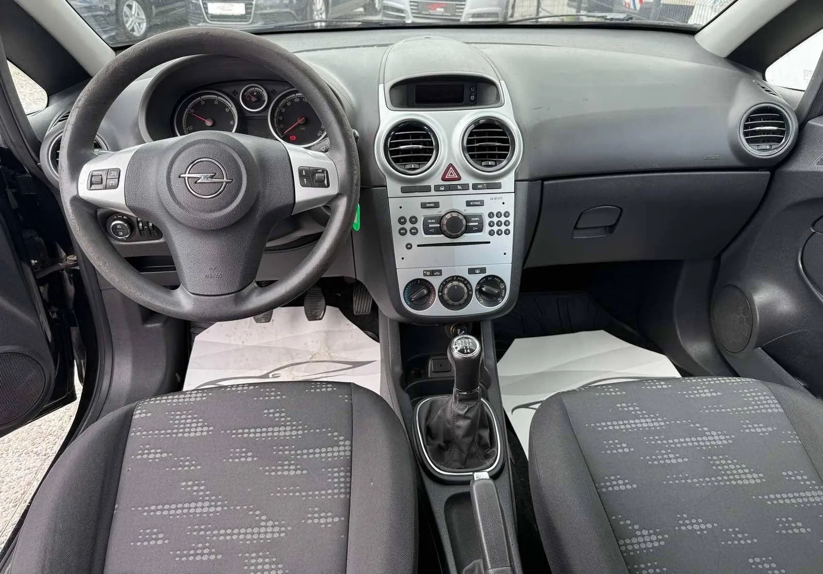 Notranja slika - Opel Corsa - 1.3 CDTI Basis KREDIT BREZ POLOGA - 11